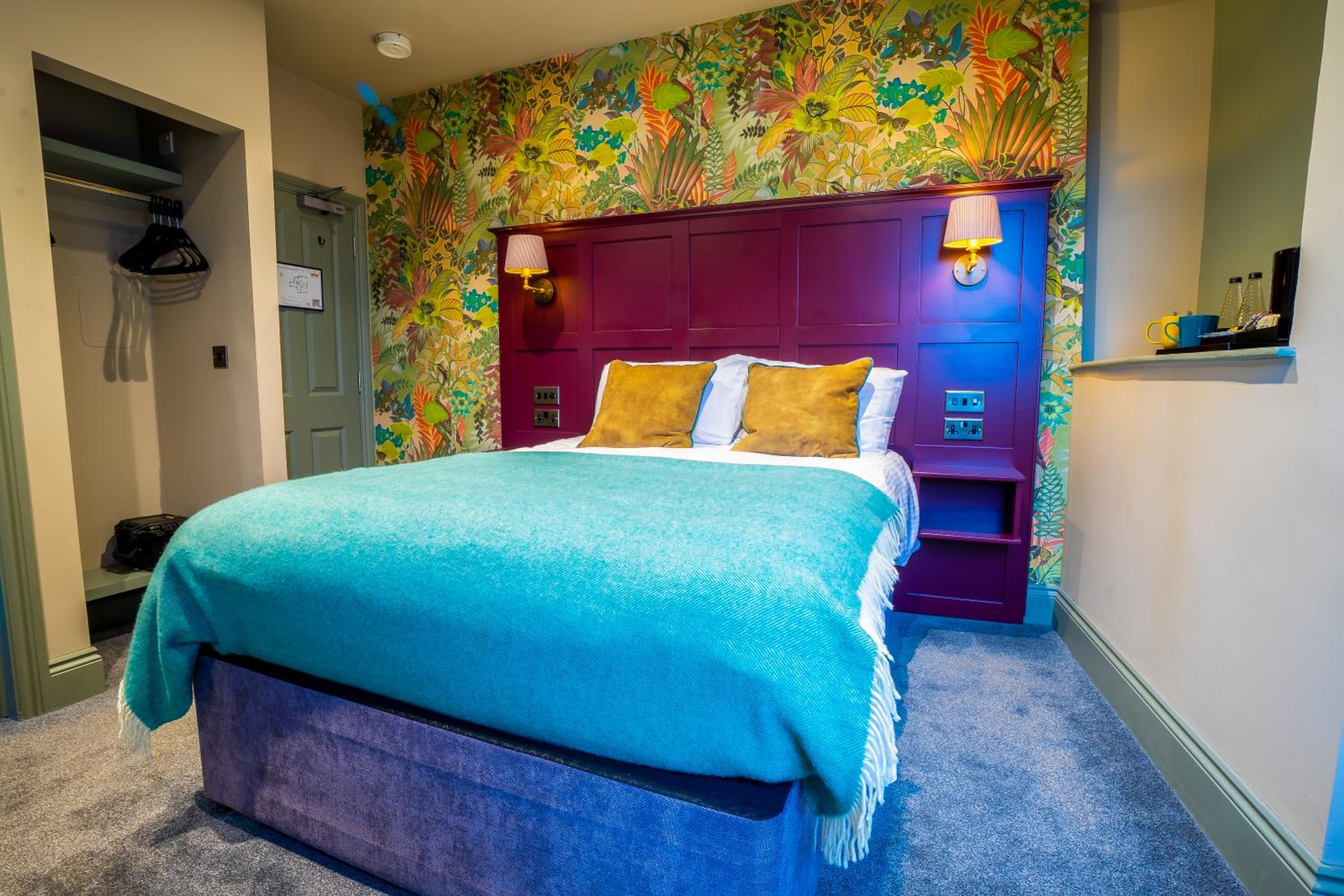 Double Room with Private Bathroom - Photo 1