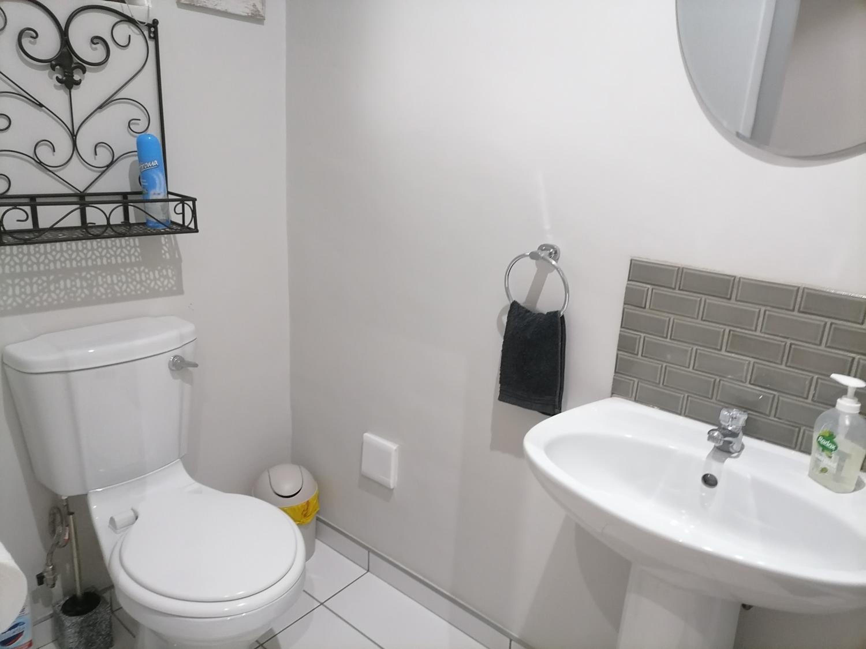 Deluxe Double Room with Shower - Photo 9