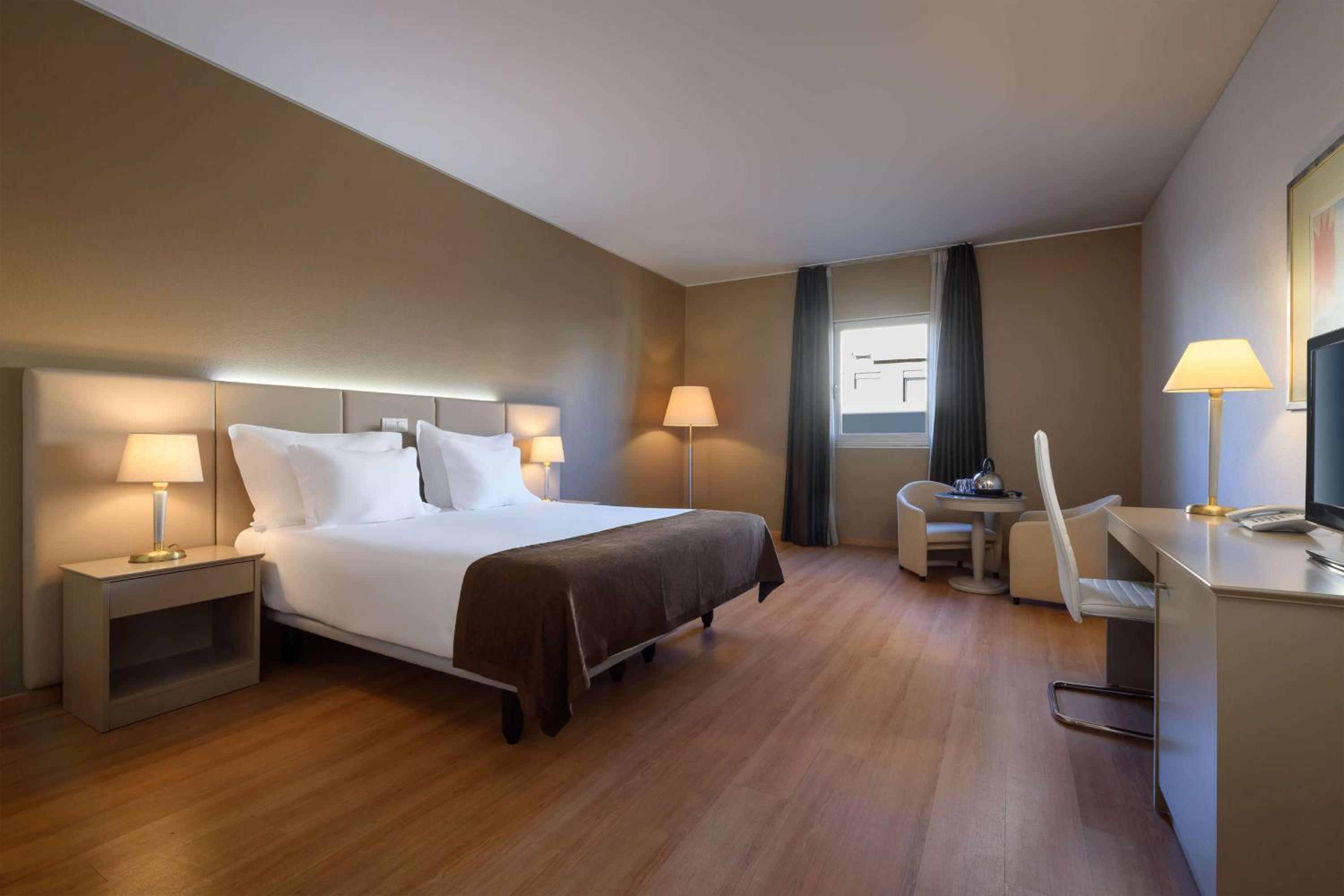 1 Double Bed, Premium, Non Smoking - Photo 5