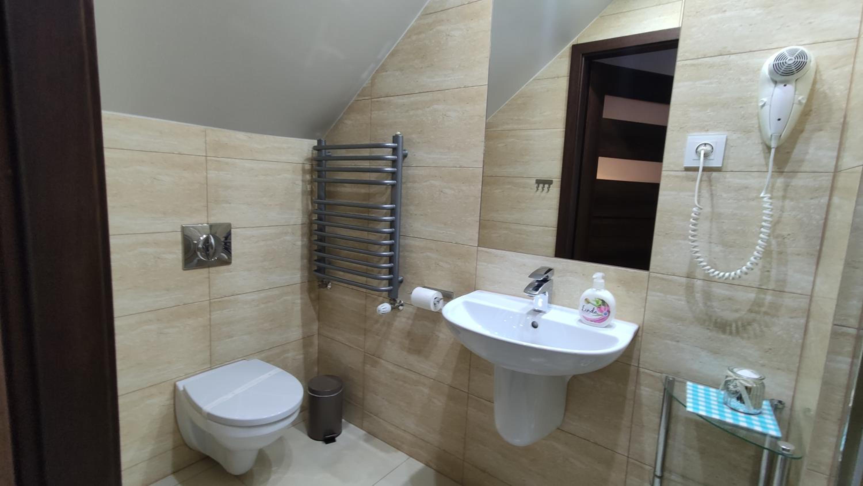 Deluxe Double Room with Balcony - Photo 19