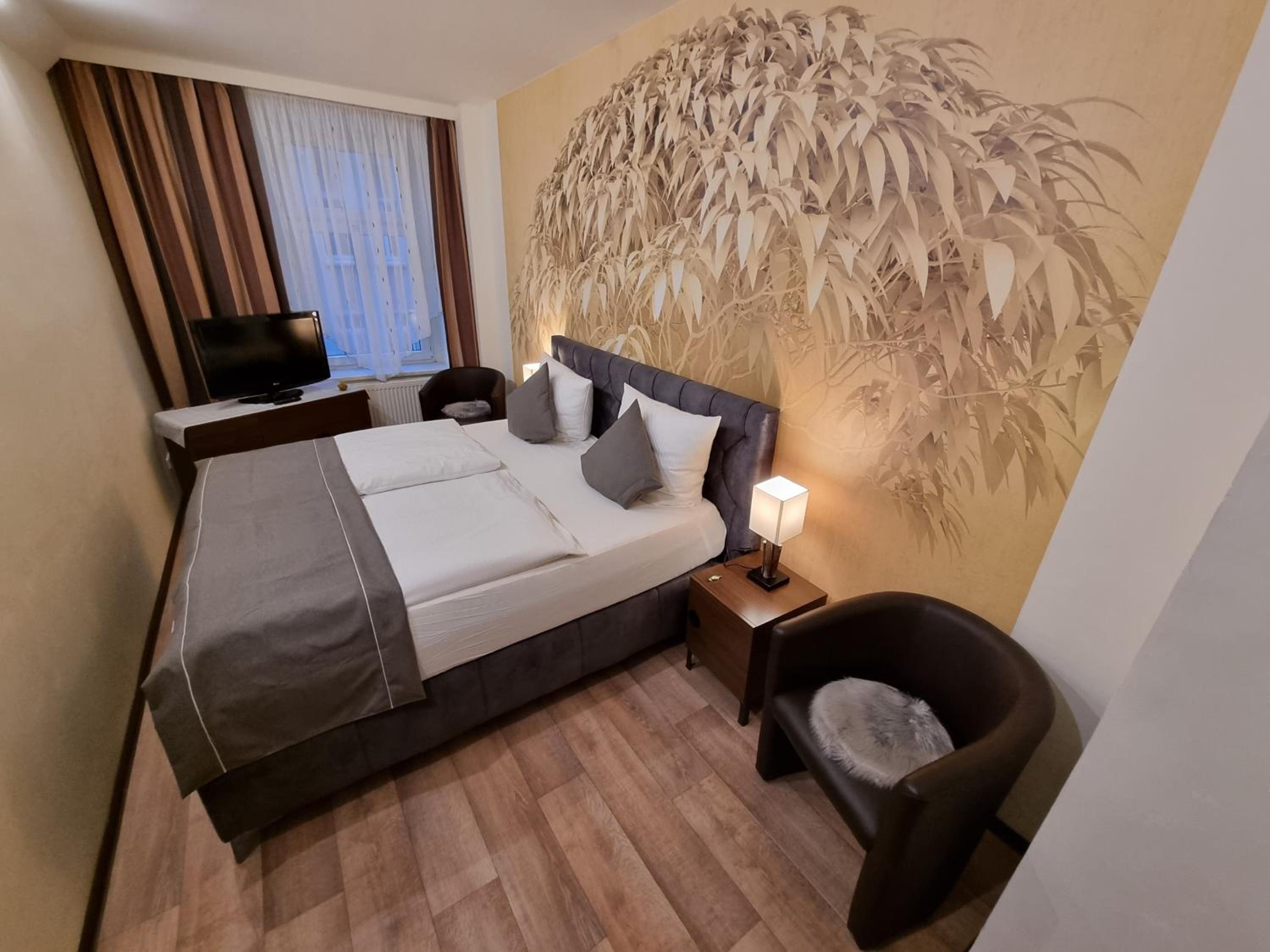 Three-Bedroom Apartment - Photo 4