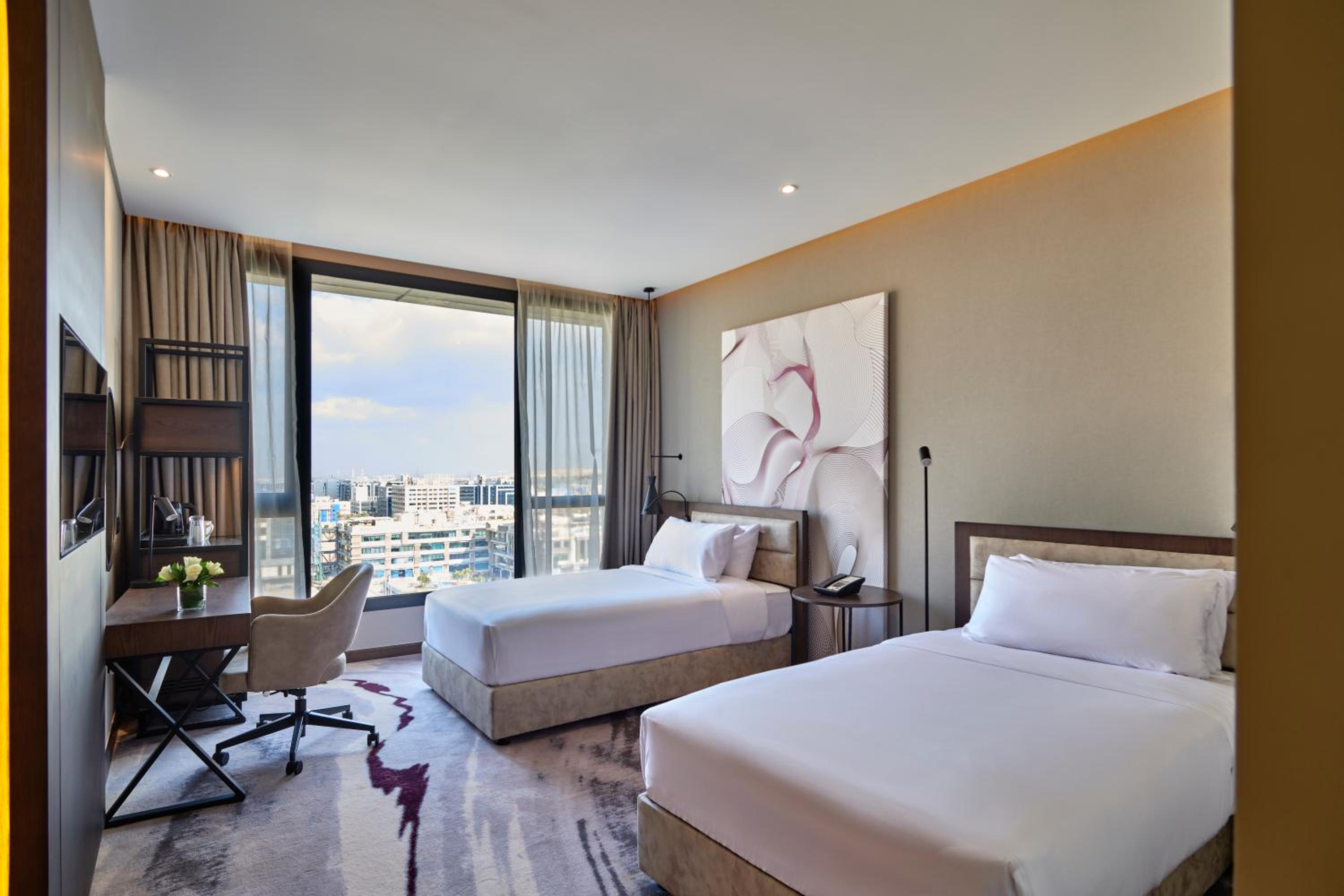 Standard Twin Room - Club Floor (Access to Shopping Plaza) - Photo 5