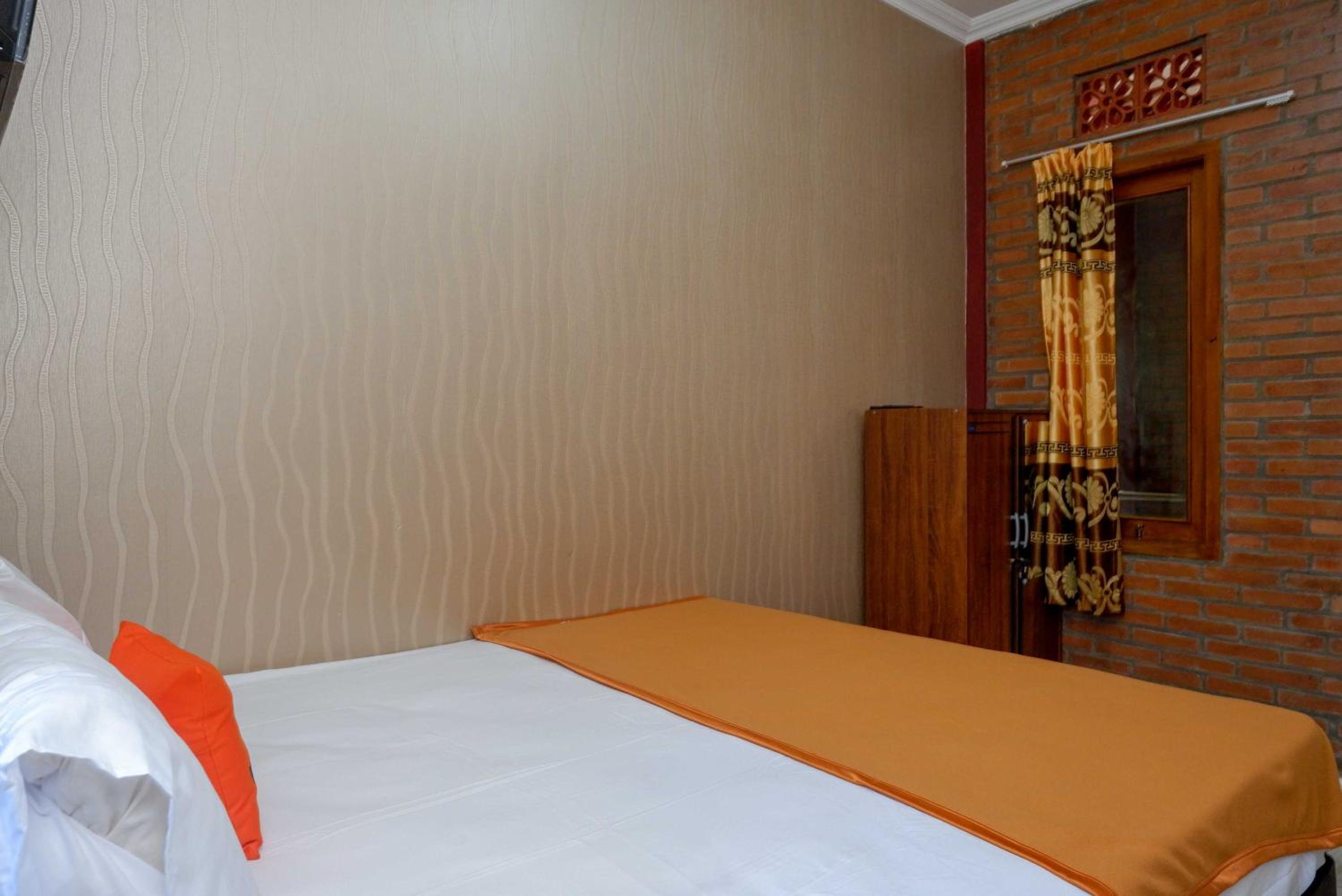 Standard Double Room - Photo 3