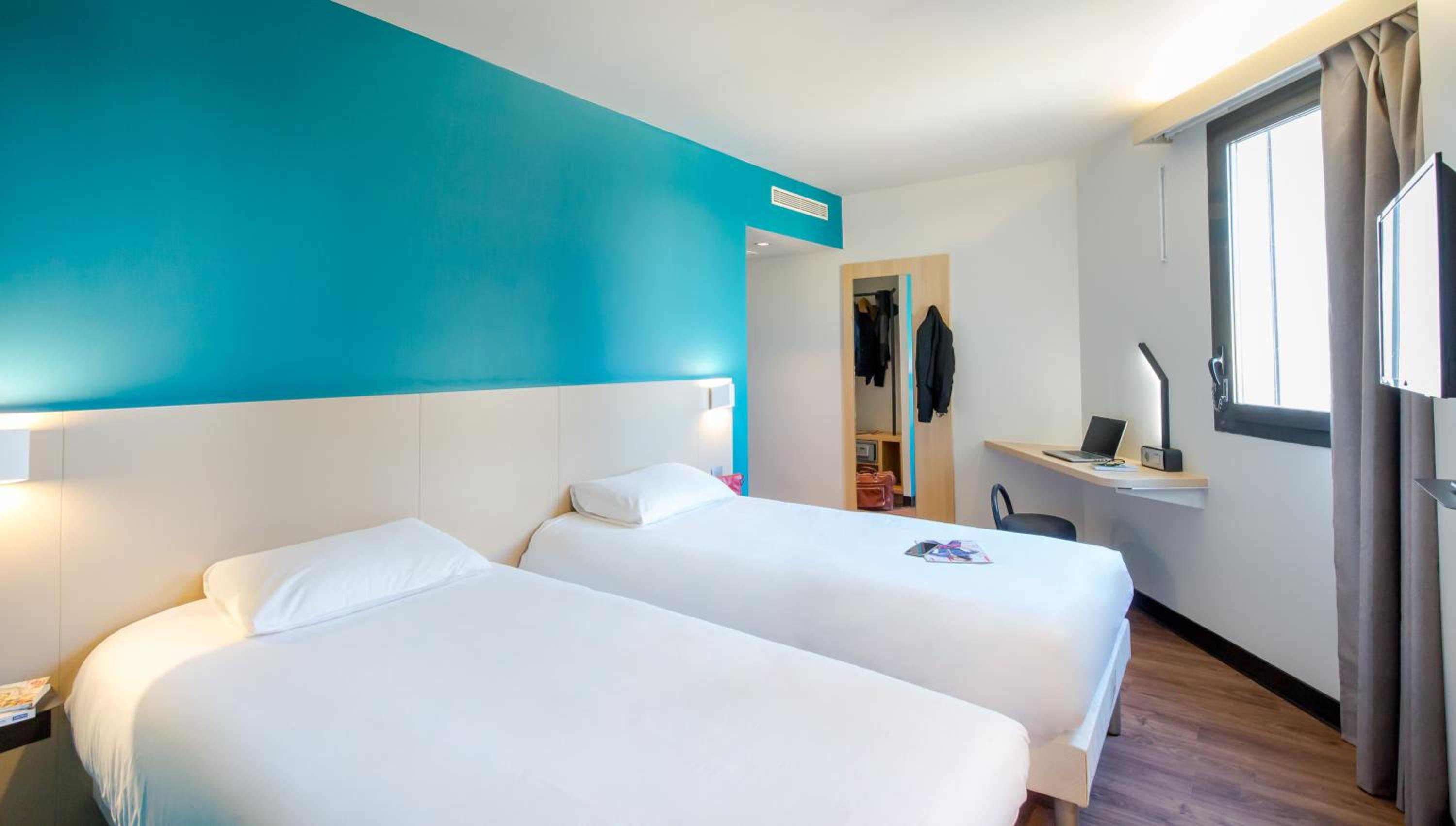 Twin Room - Photo 1