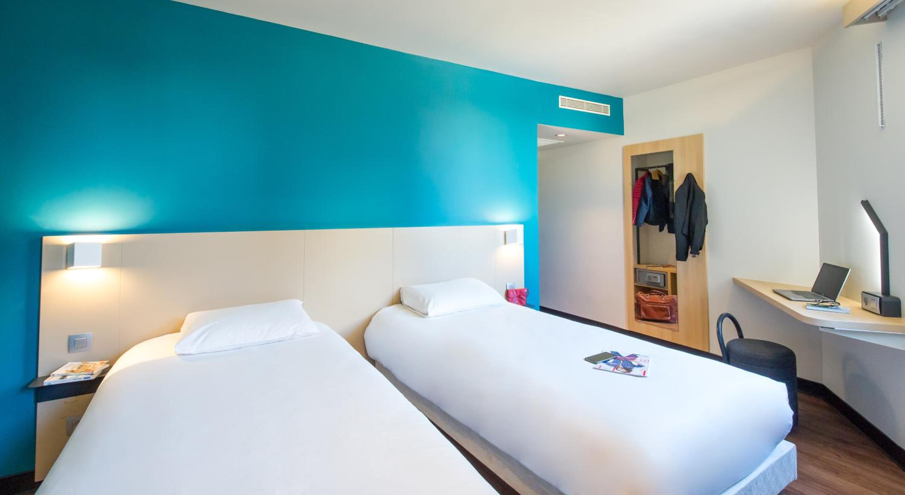 Twin Room - Photo 3
