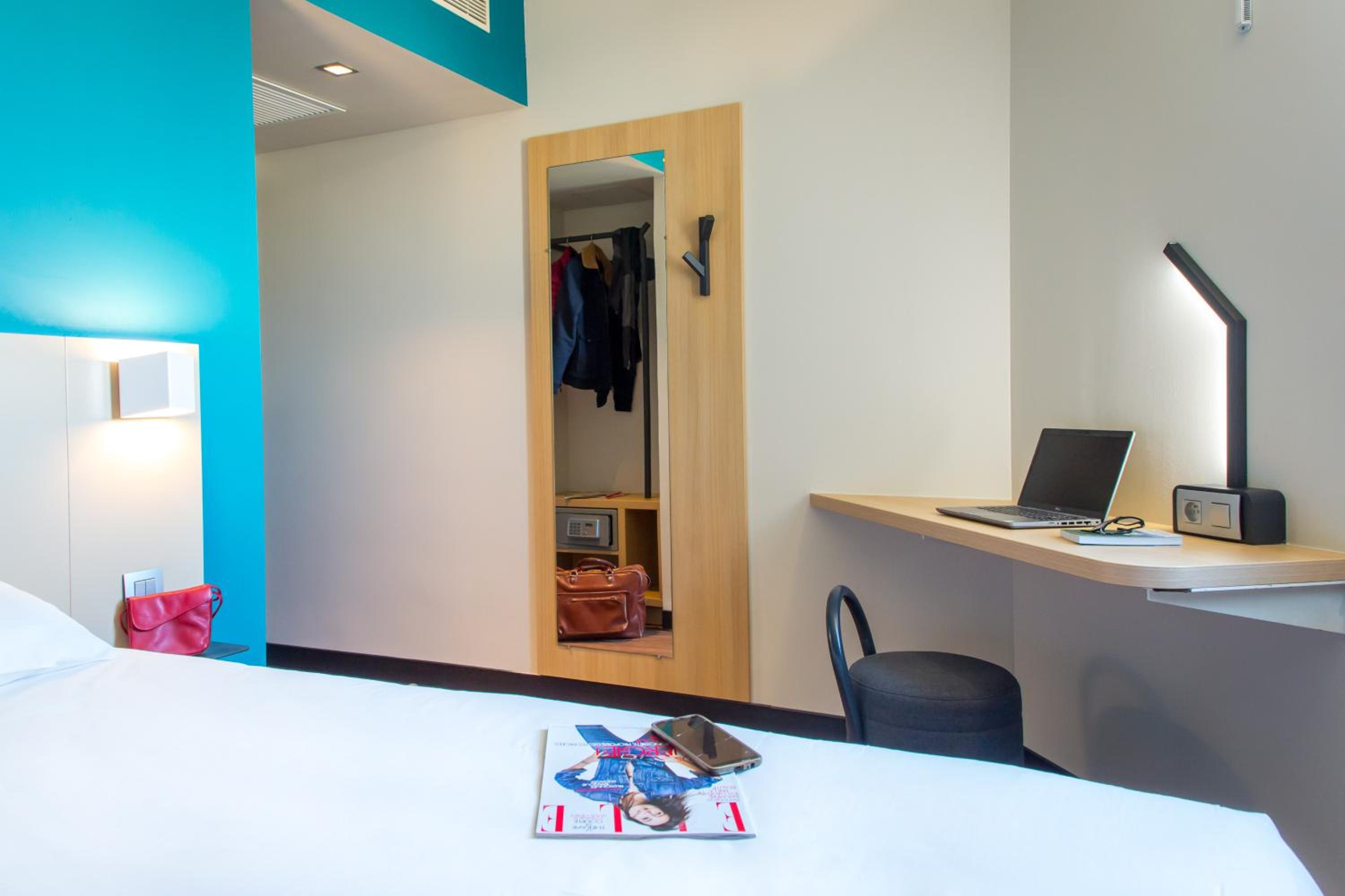 Twin Room - Photo 4