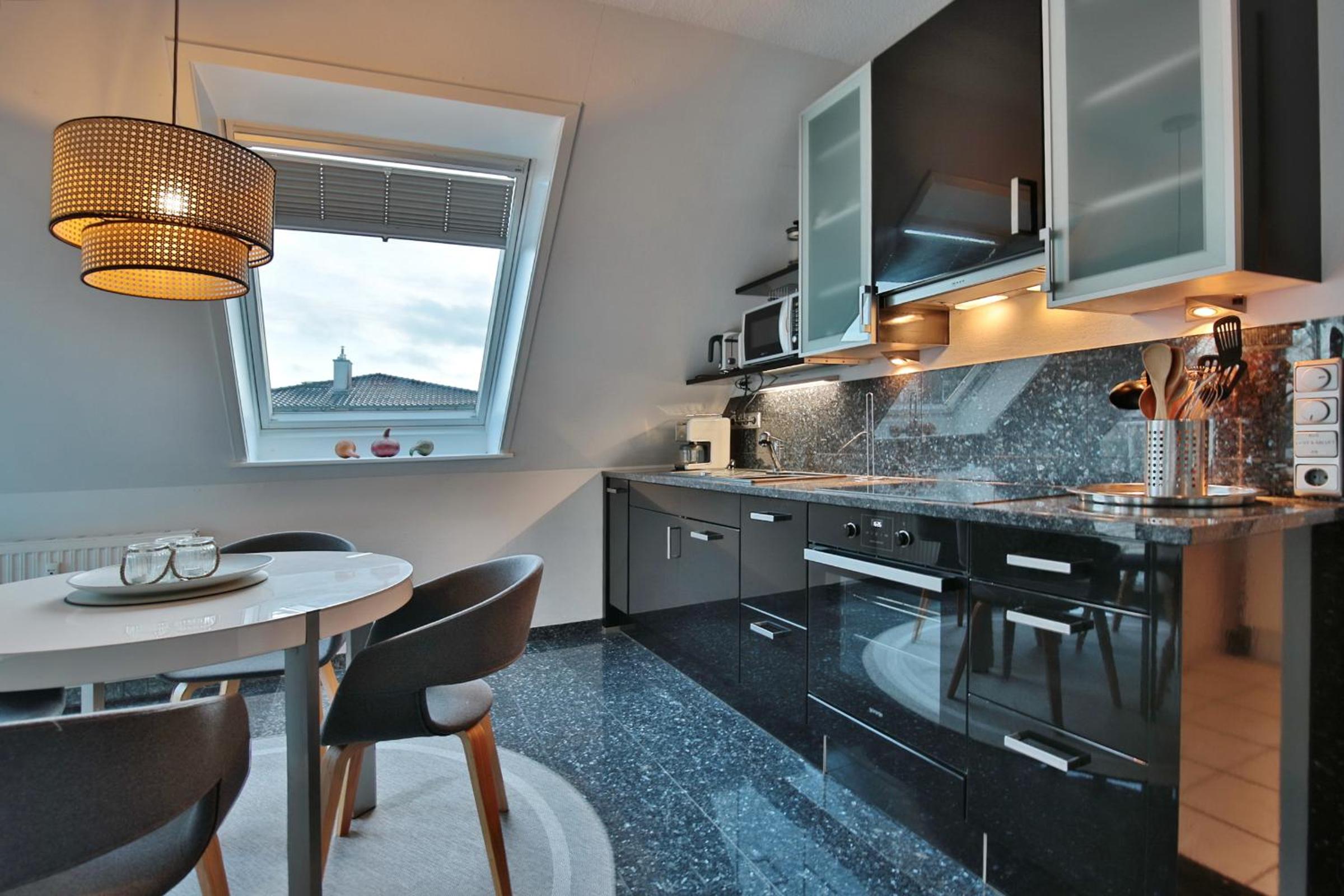Apartment with Balcony photo 2