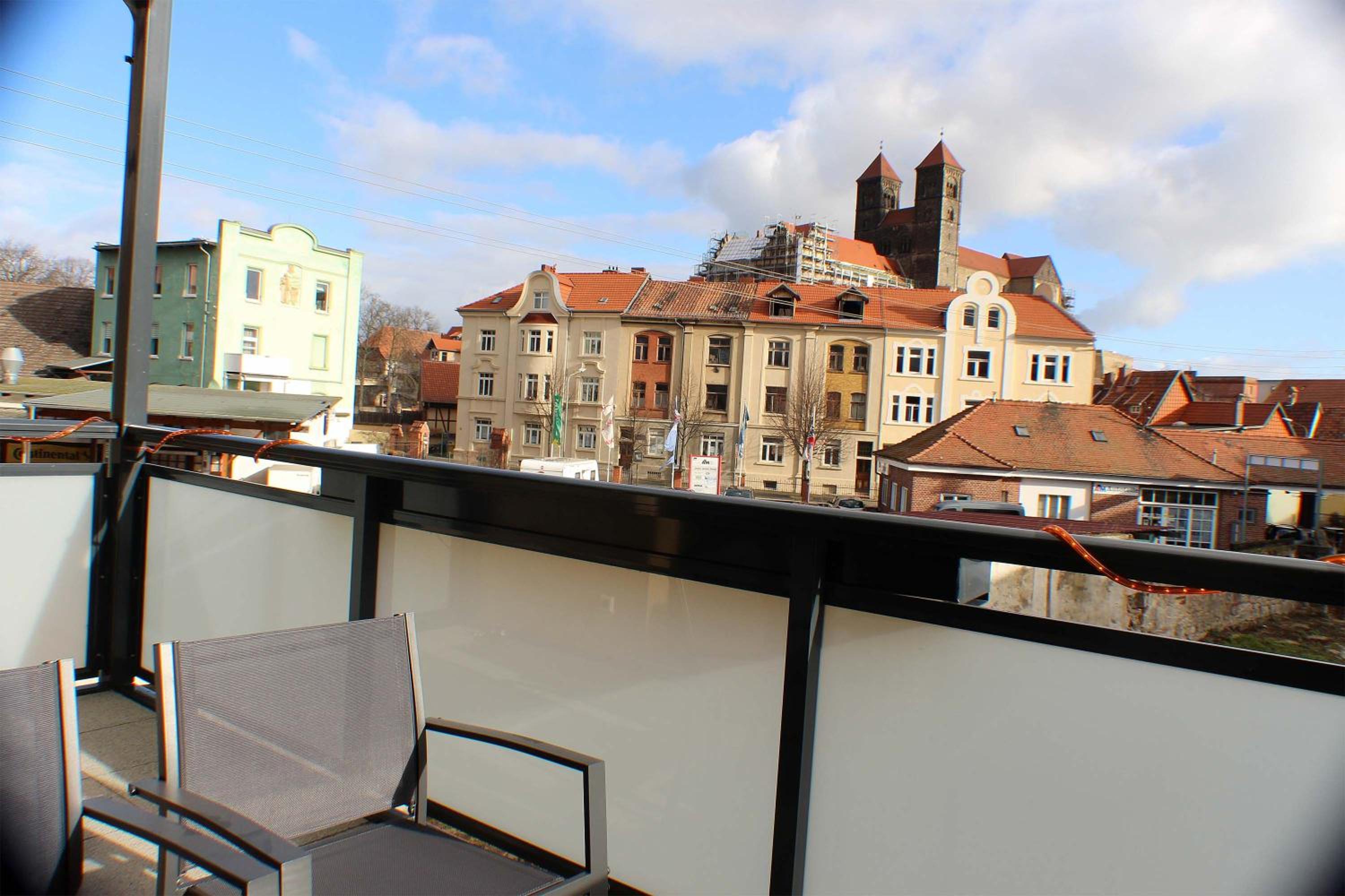 Apartment with Balcony photo 2