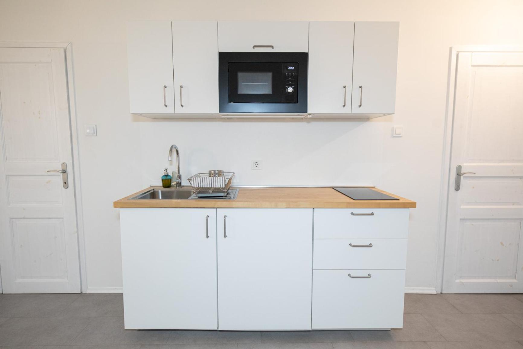 Studio Apartment - Photo 12