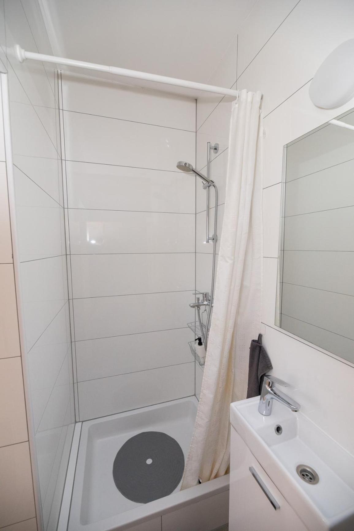 Studio Apartment - Photo 3