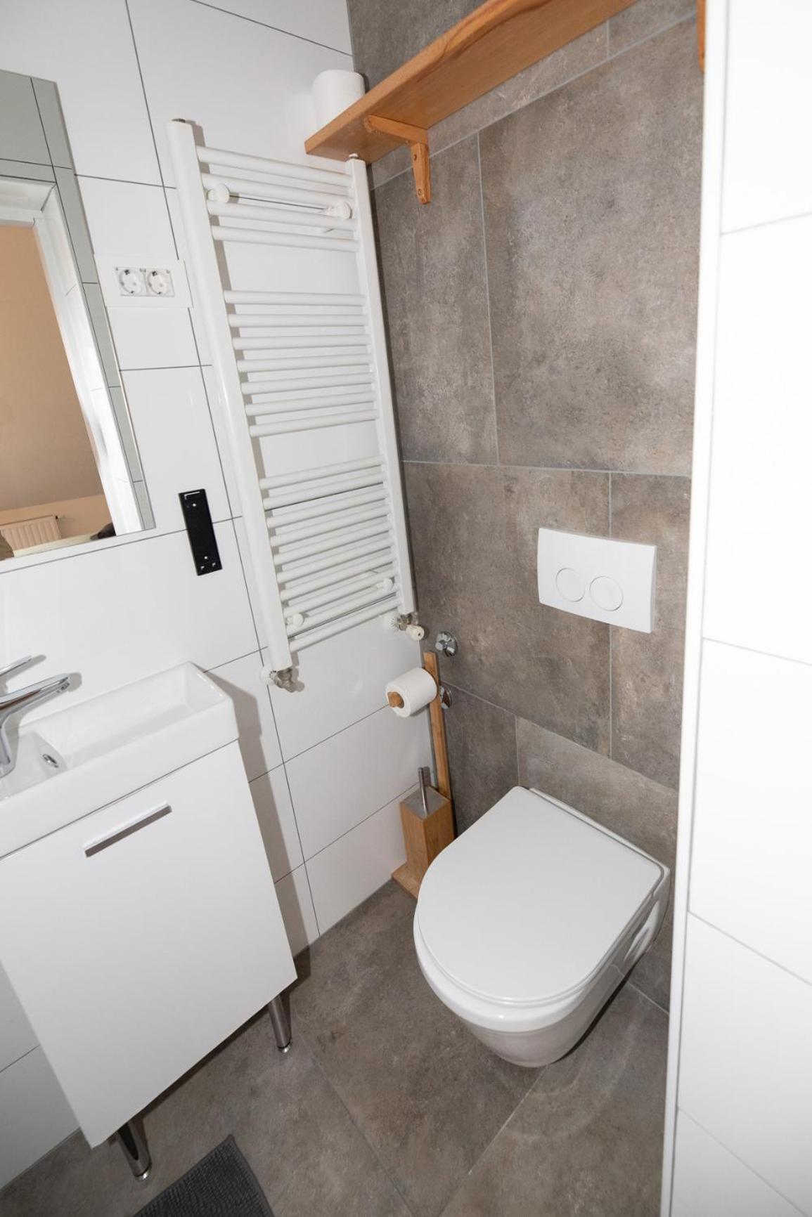 Studio Apartment - Photo 2