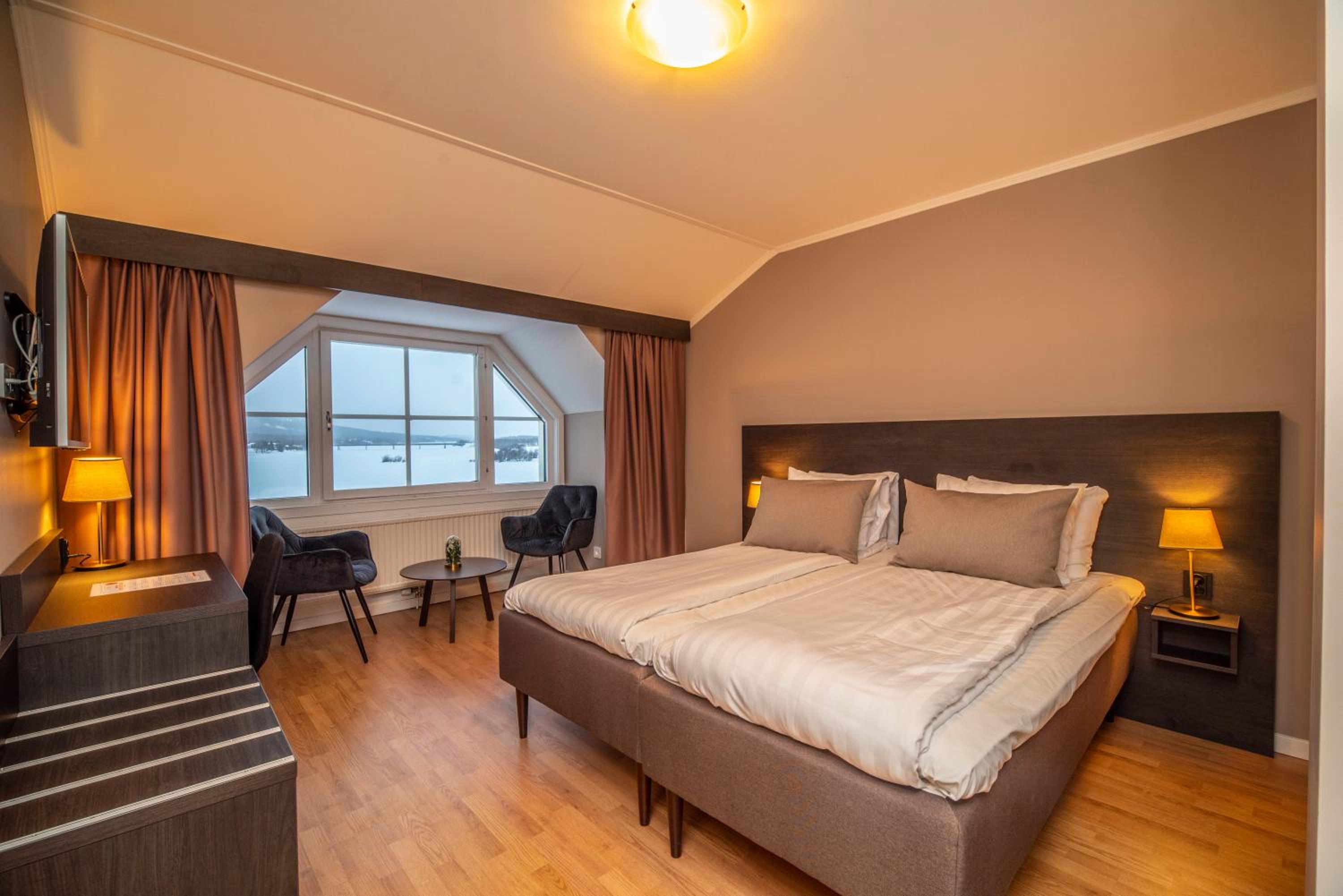 Twin Room - Photo 3