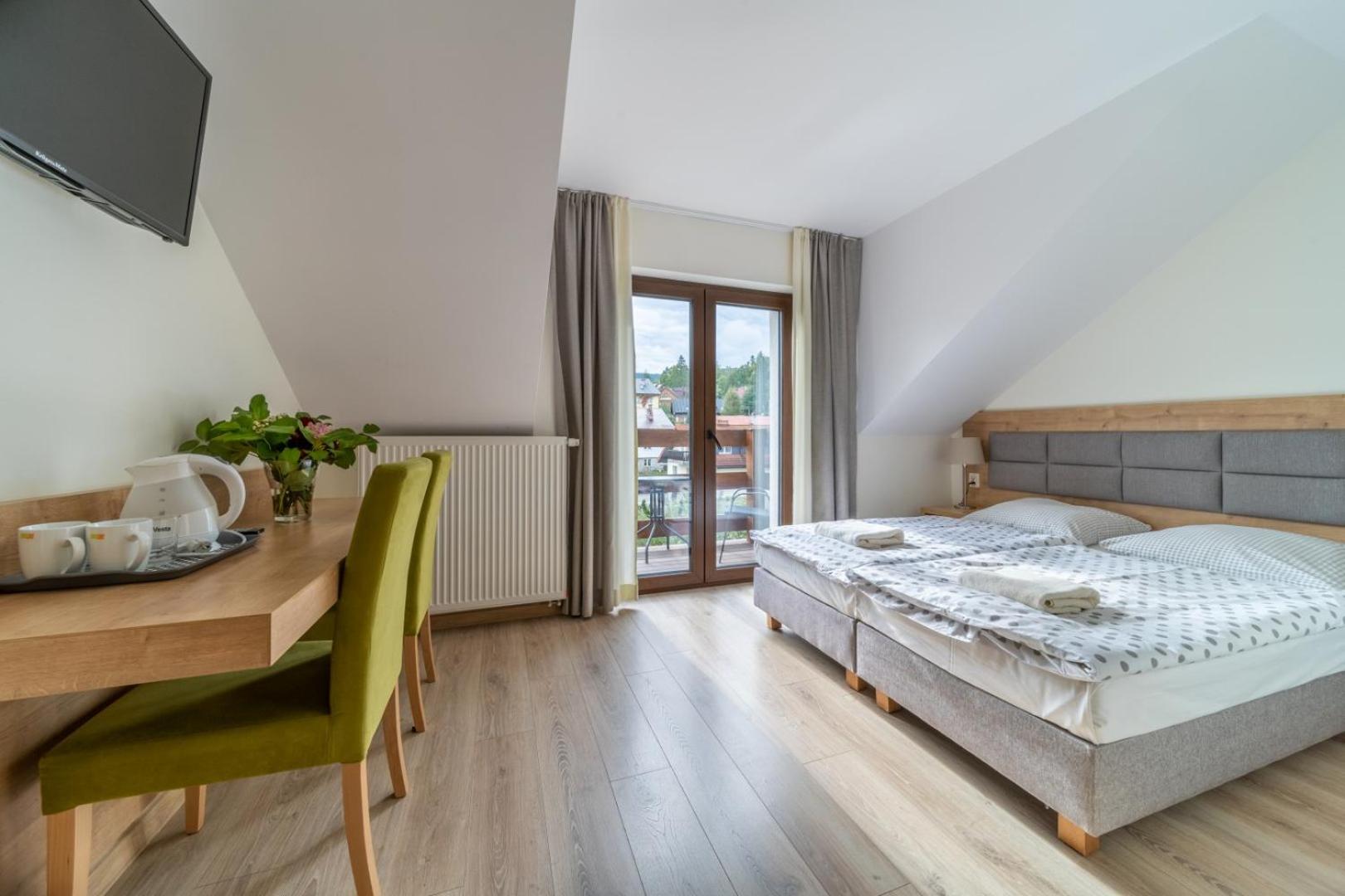 Deluxe Double or Twin Room with Mountain View