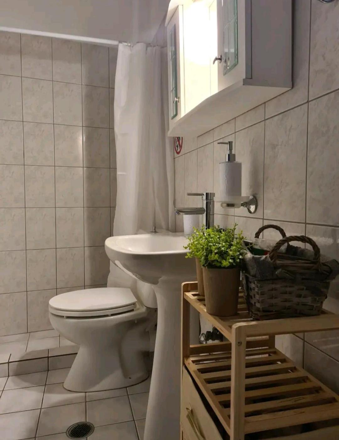 One-Bedroom Apartment - Photo 18