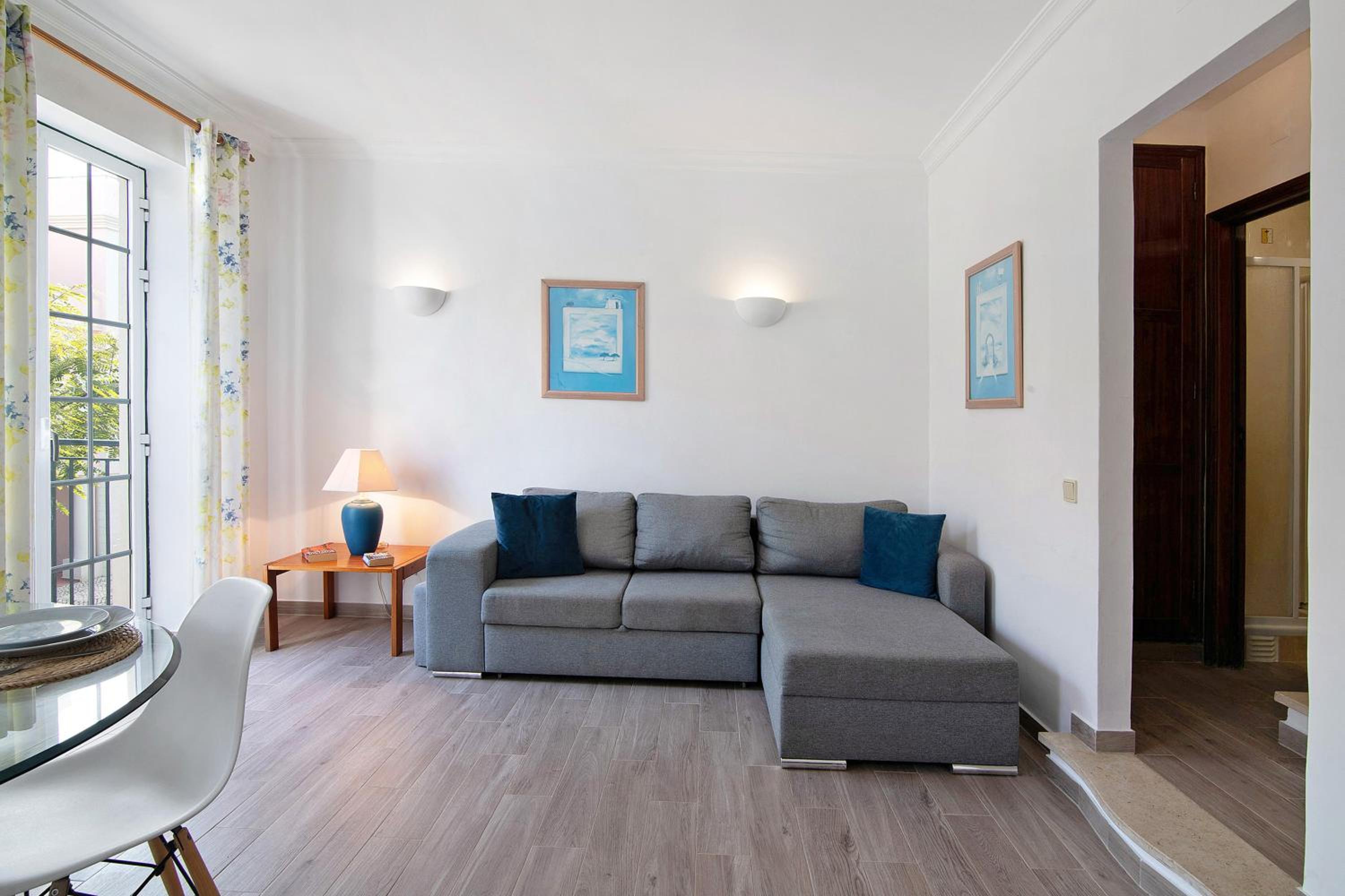 Two-Bedroom Deluxe Apartment with Garden View