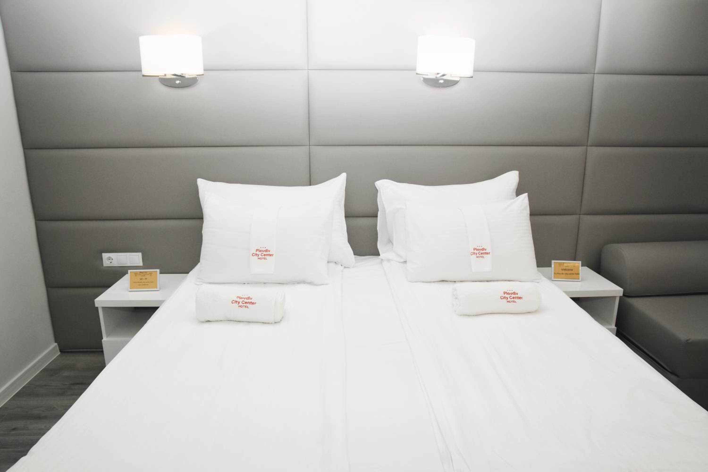Double or Twin Room - Photo 7