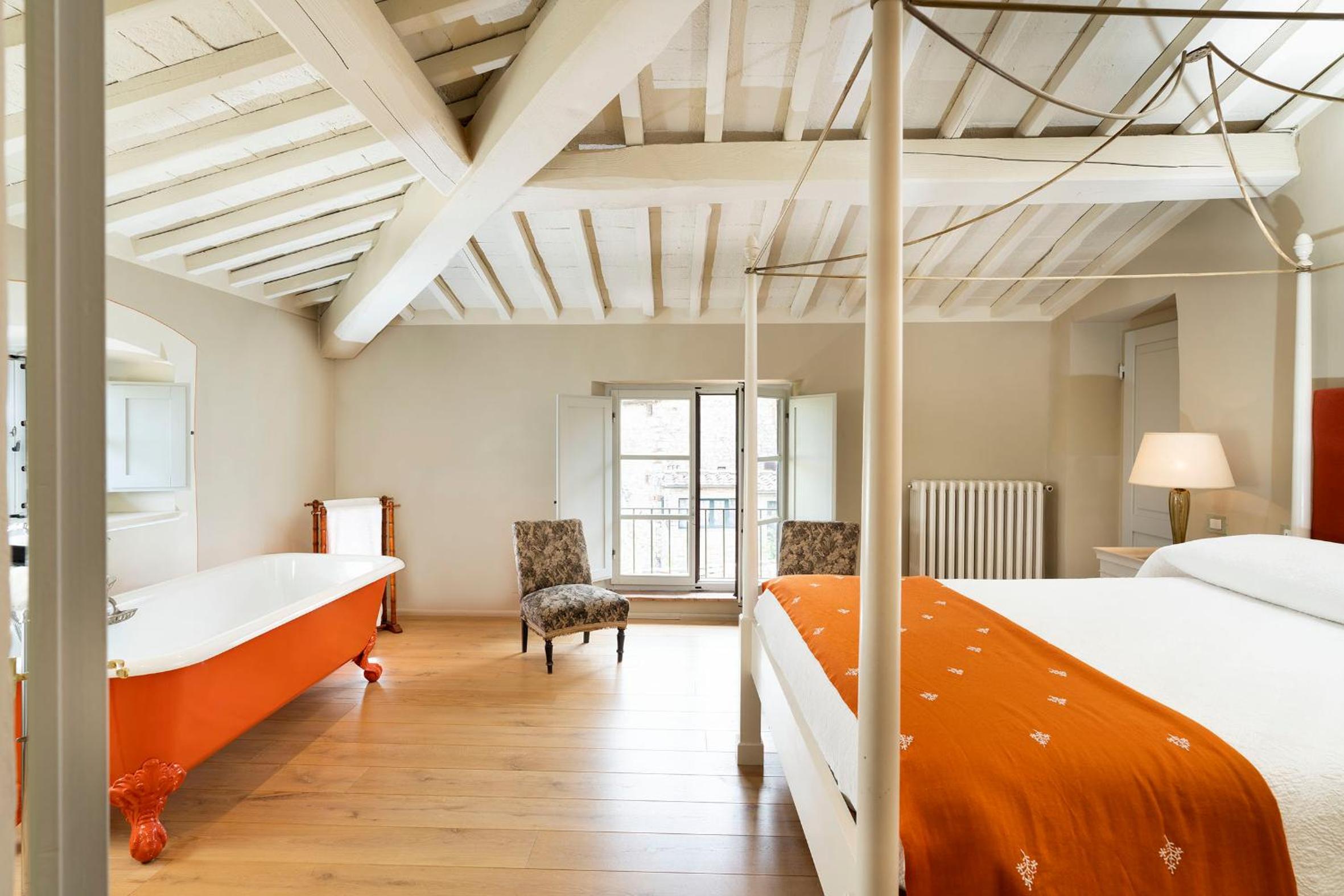 Suite - Photo 2