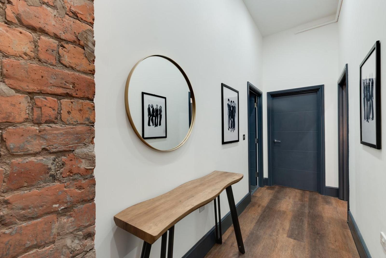 Apartment - Photo 2