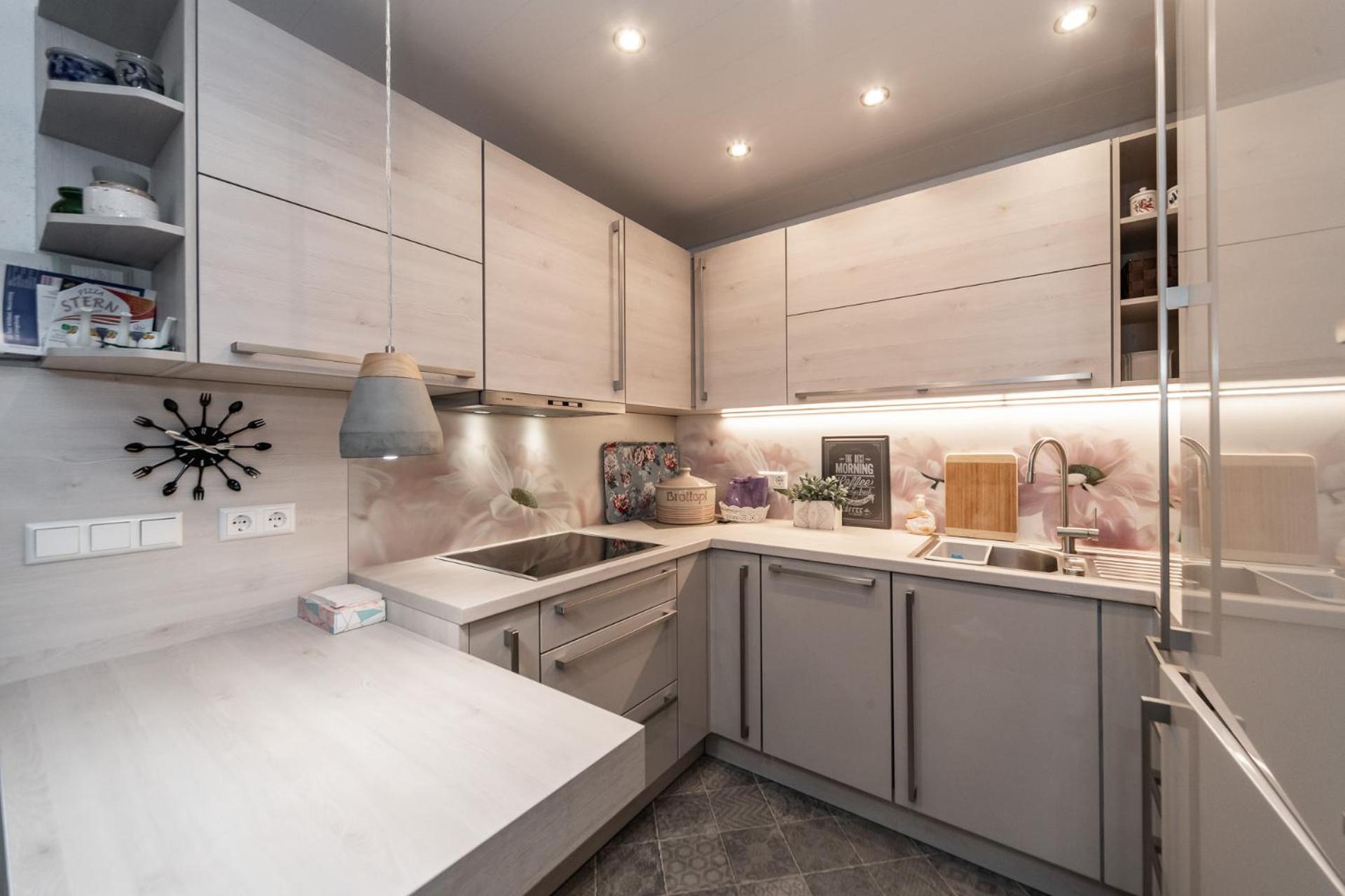 One-Bedroom Apartment - Photo 18