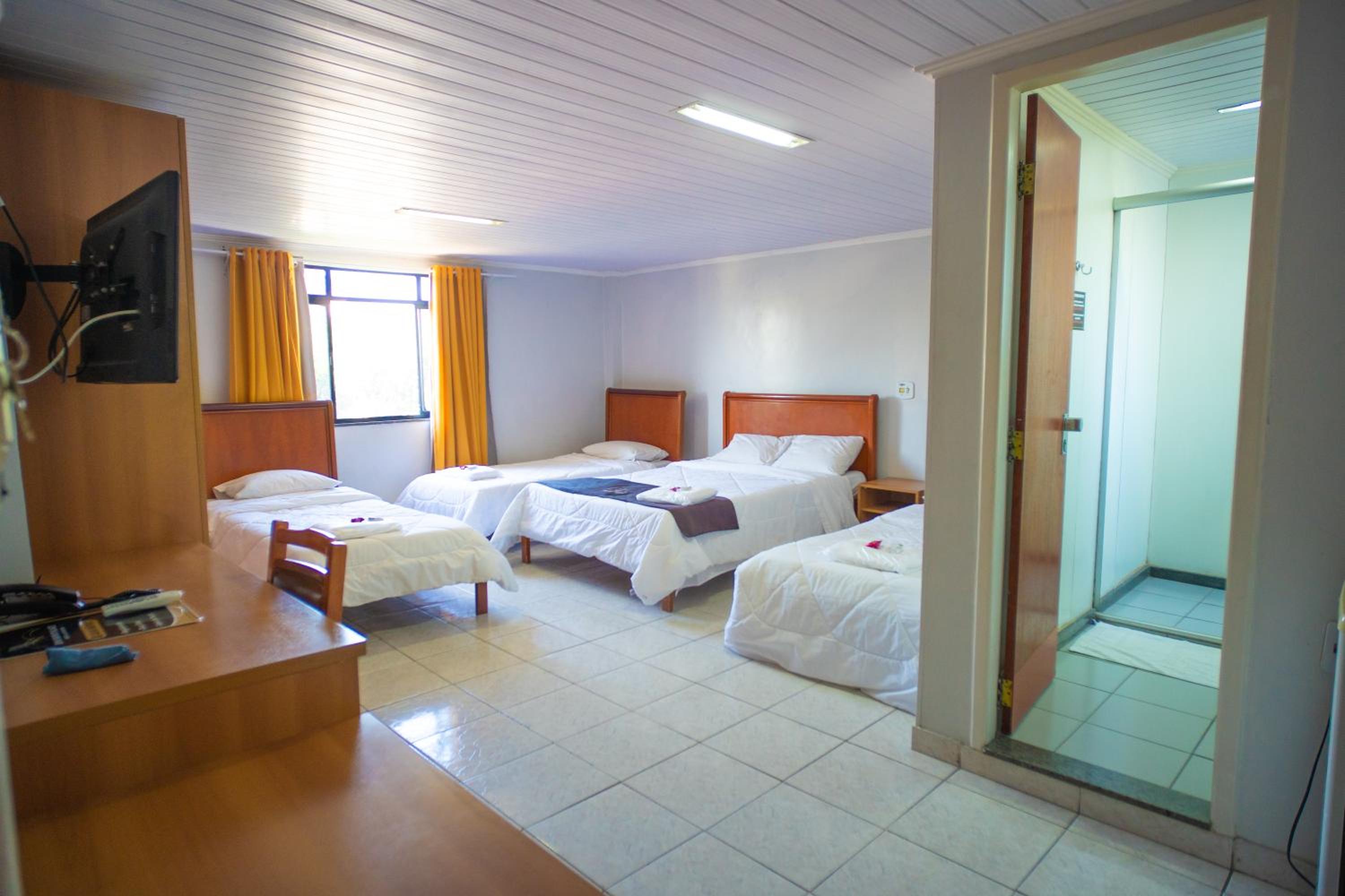 Quadruple Room with Private Bathroom photo 1