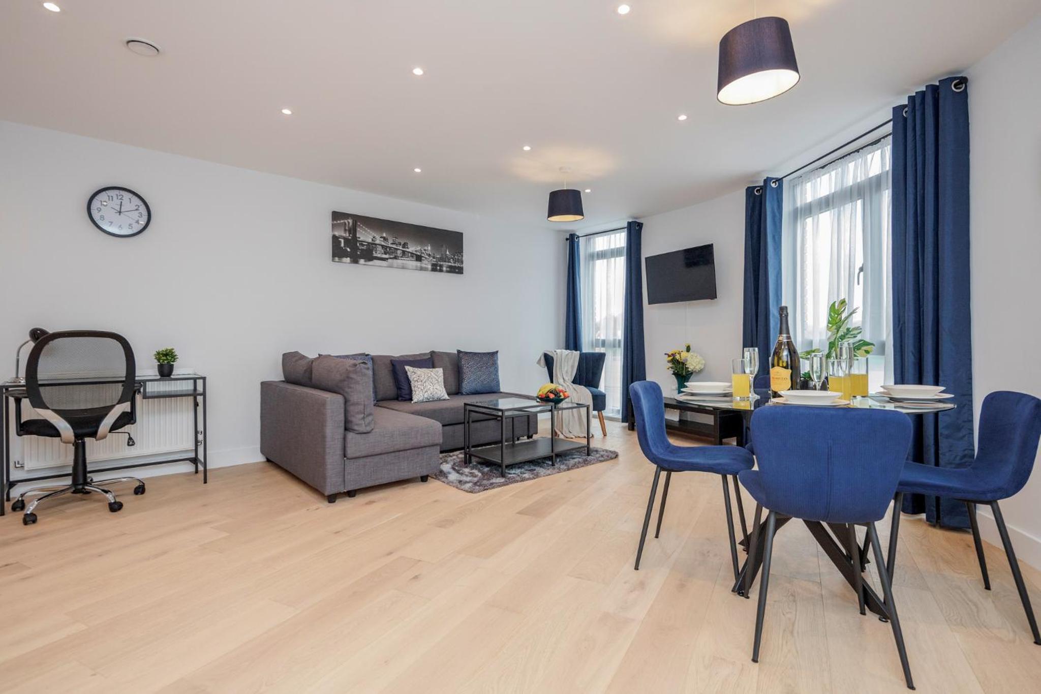 Deluxe Two-Bedroom Apartment with Garden View photo 1