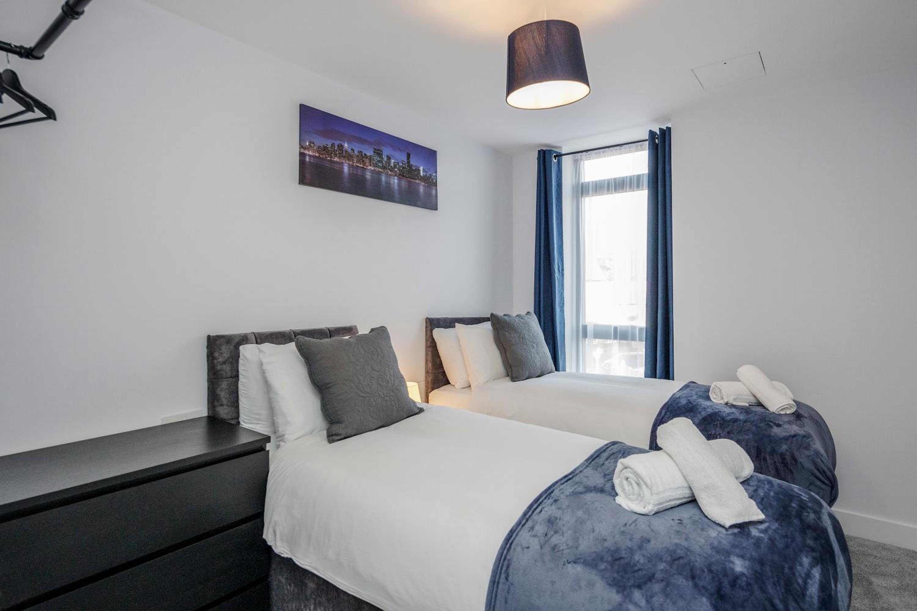Deluxe Two-Bedroom Apartment with Garden View photo 2