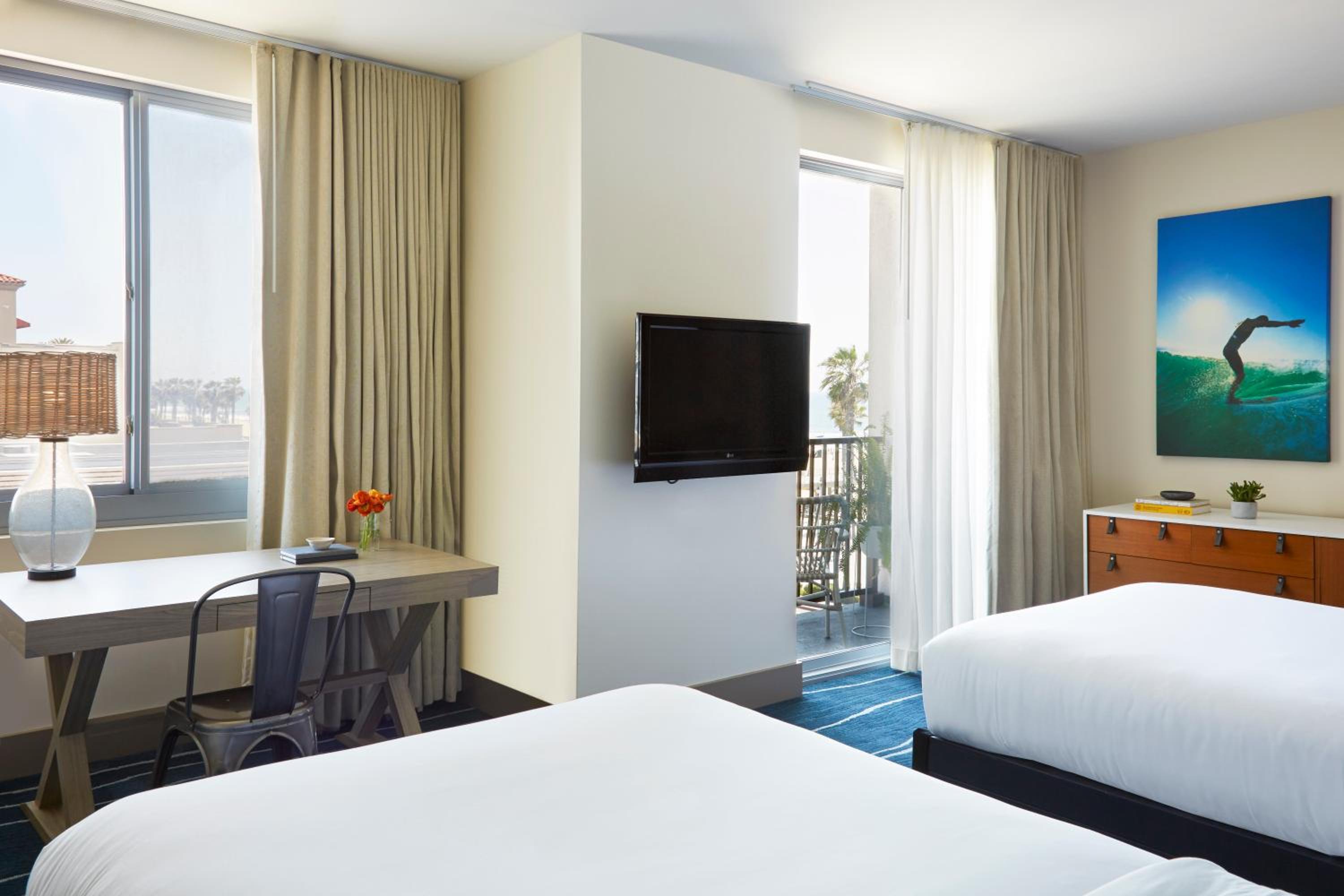 Standard Queen Room with Two Queen Beds and Ocean View - Photo 1