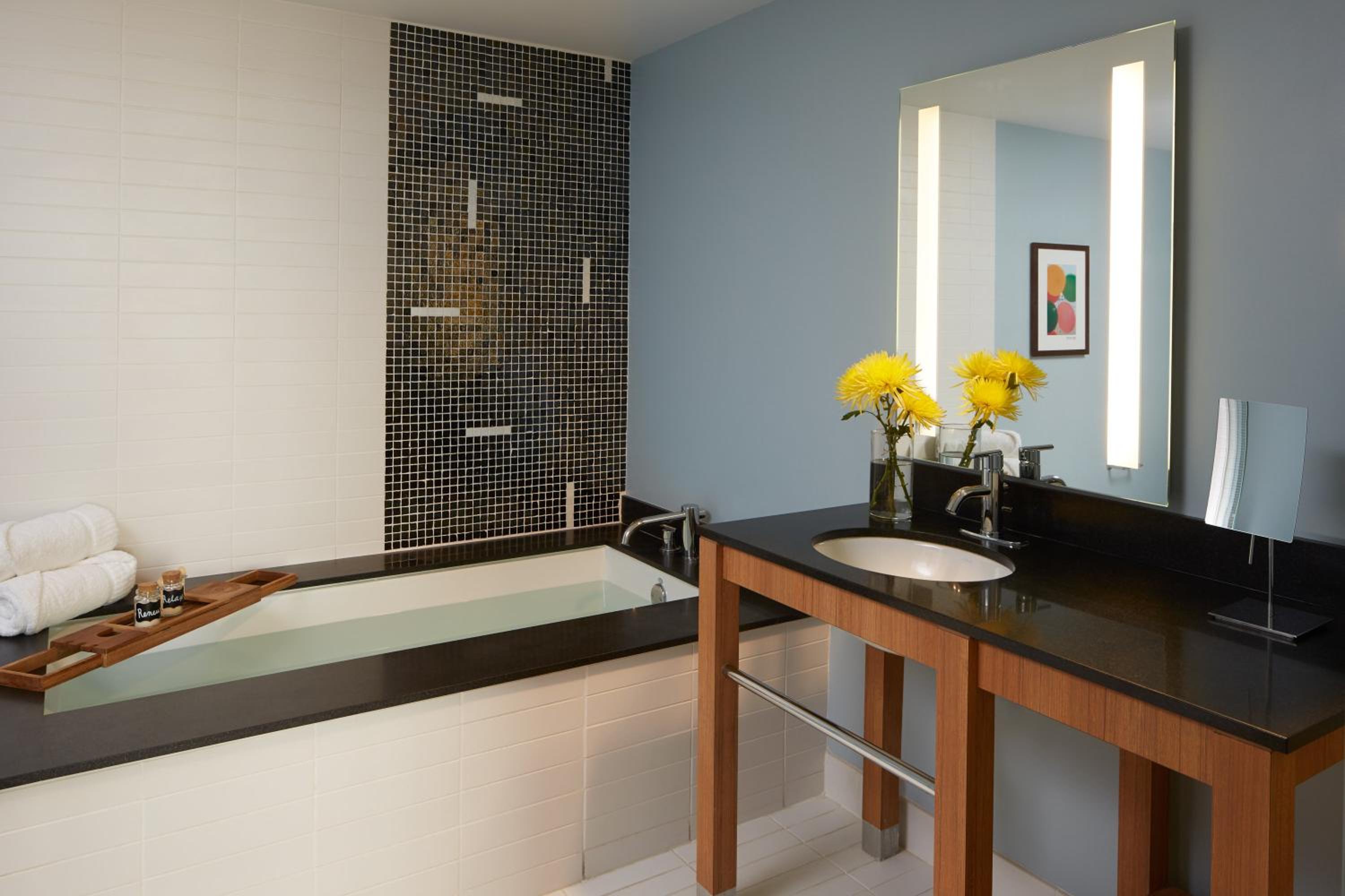 Studio King Suite - Oceanfront - Photo 2