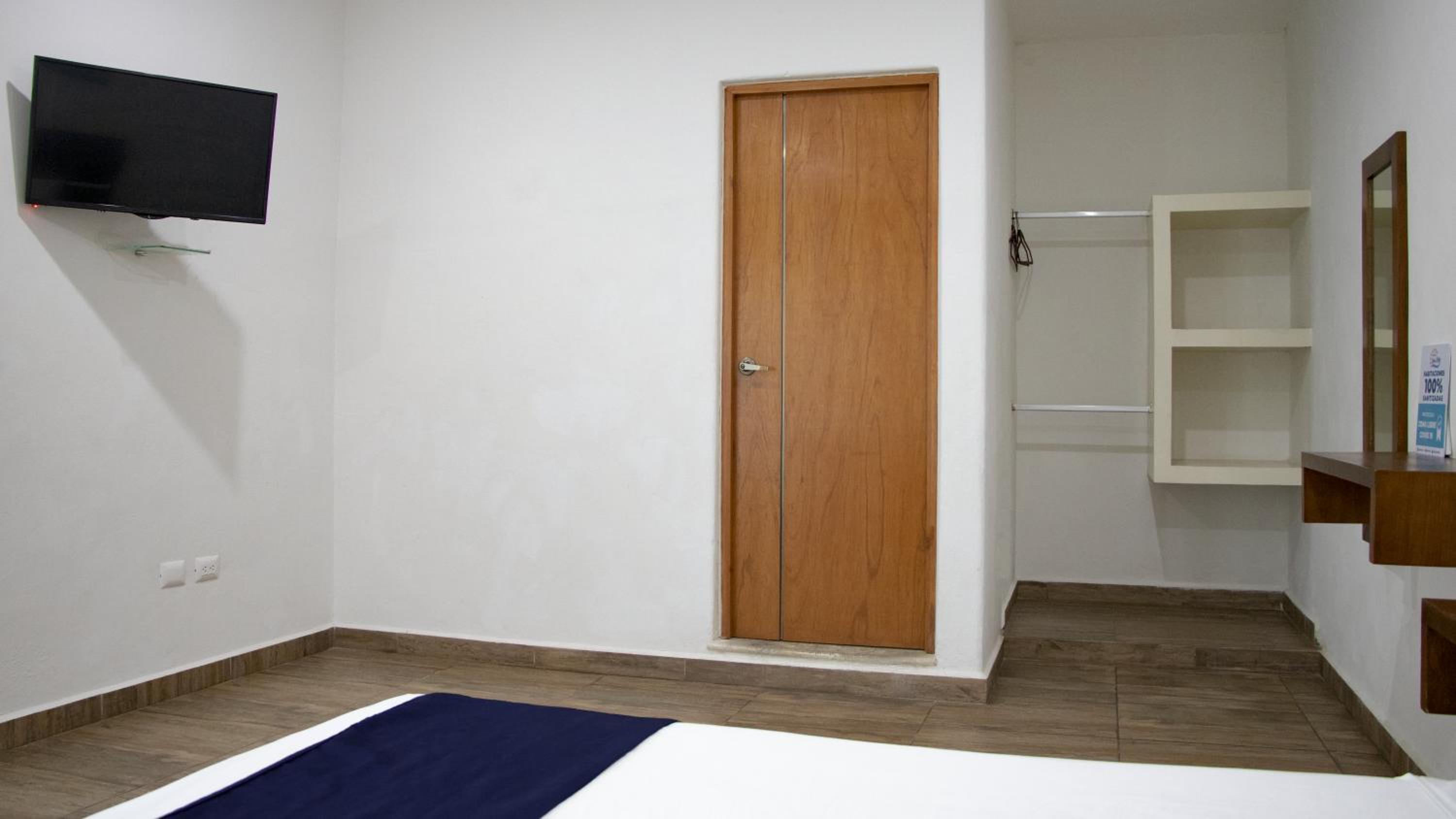 Deluxe Double Room (2 Adults + 1 Child)
