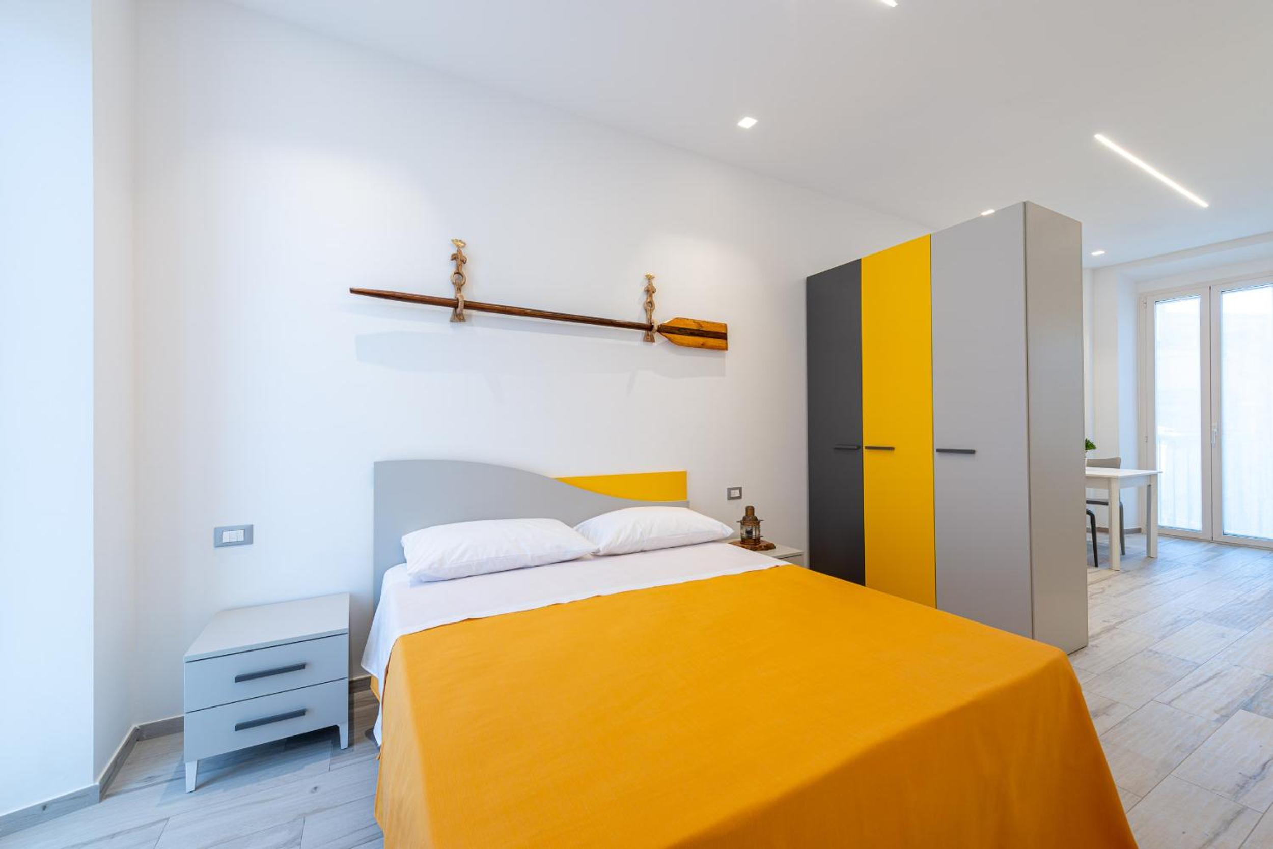 Deluxe Double Room - Photo 8