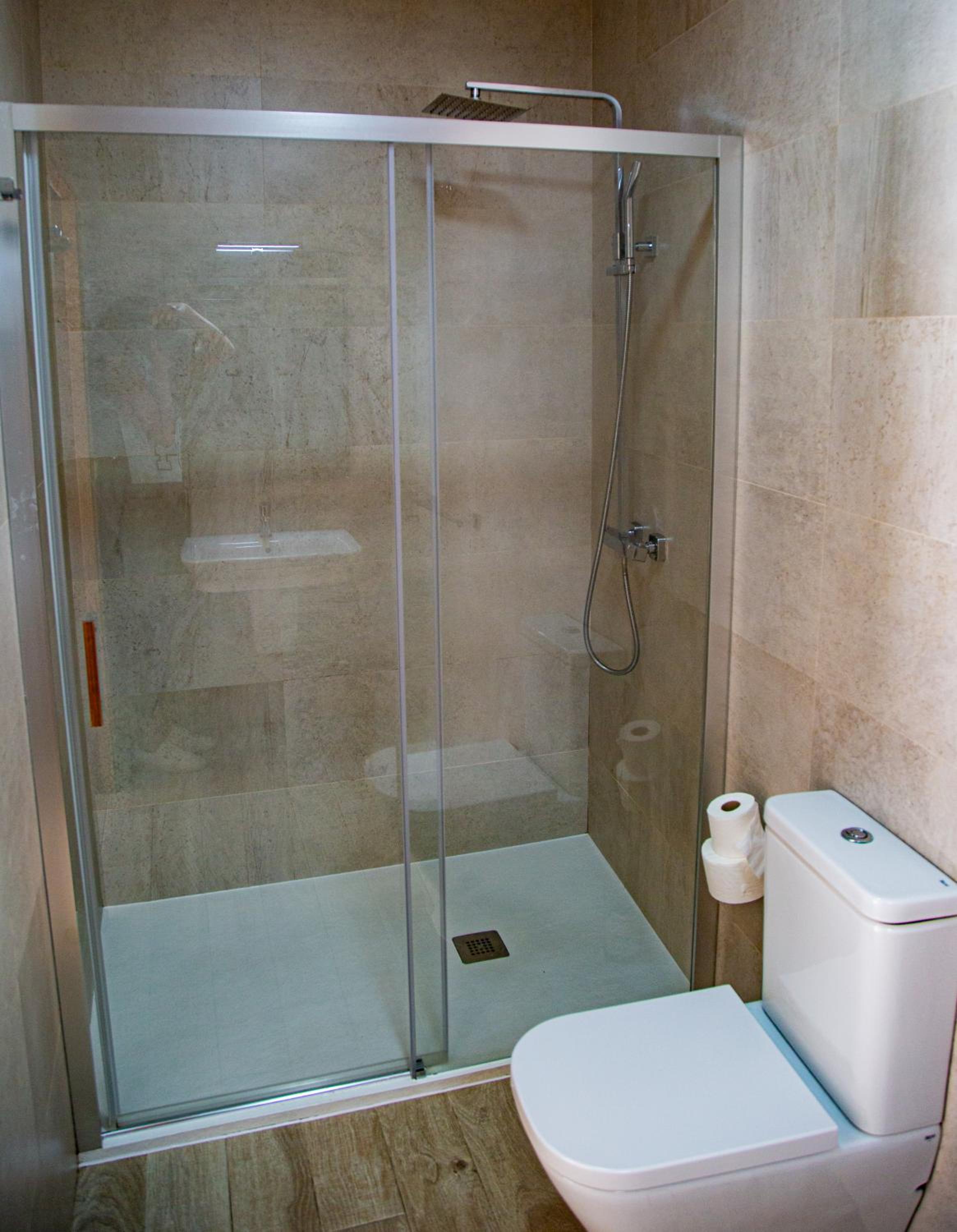 Twin Room - Photo 5