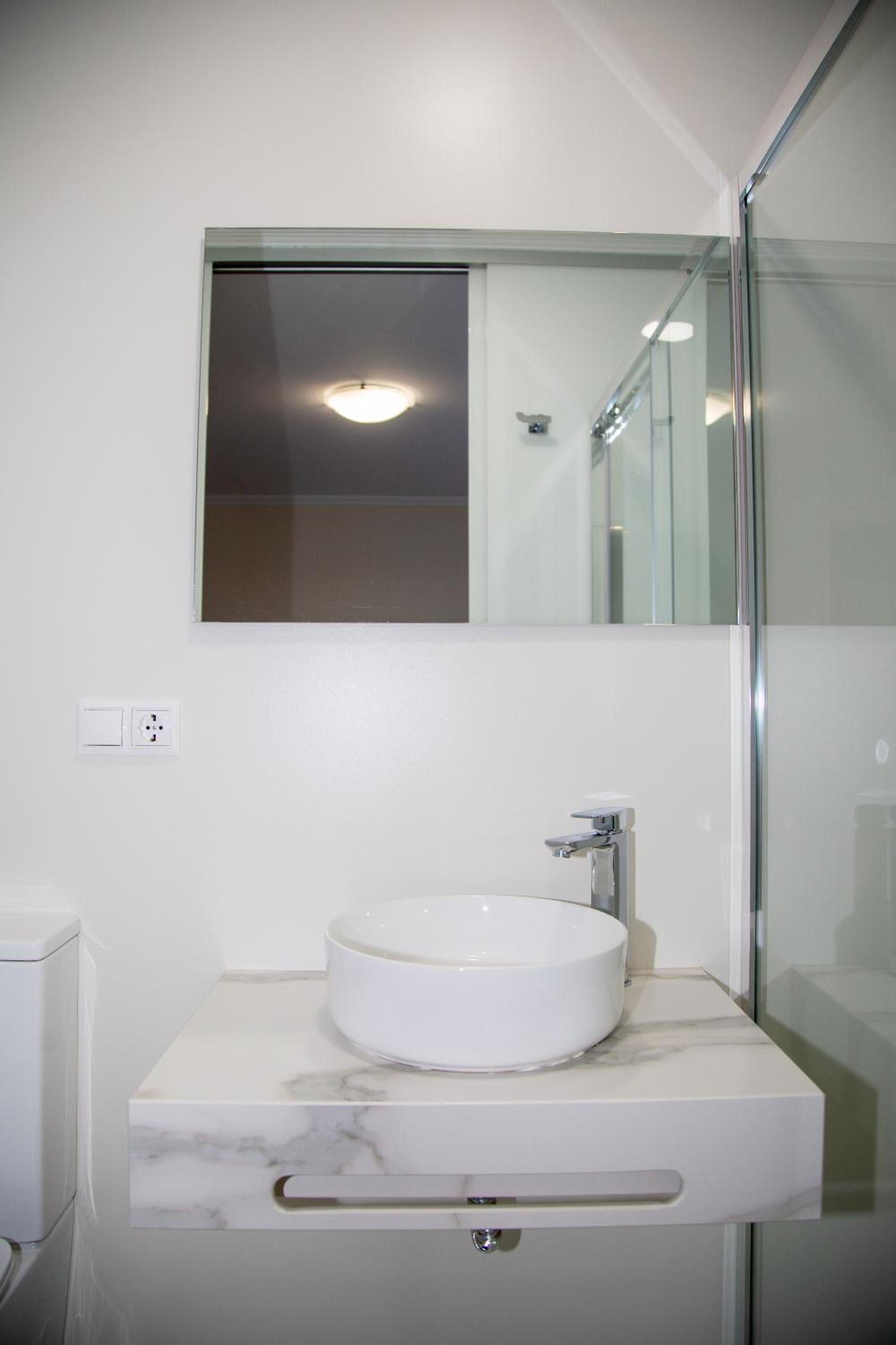 Double Room with Private Bathroom - Photo 7