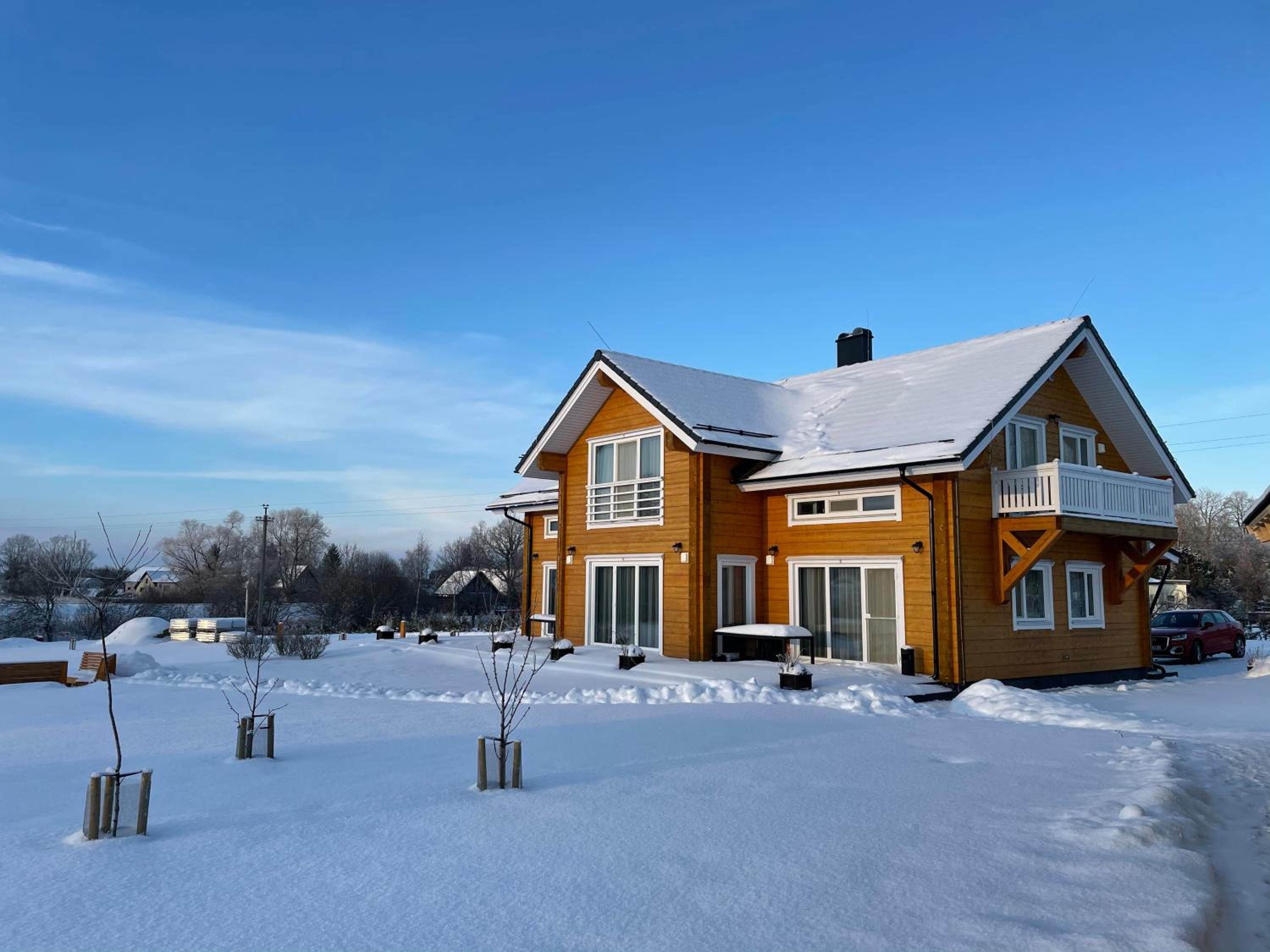 Five-Bedroom House - Photo 10