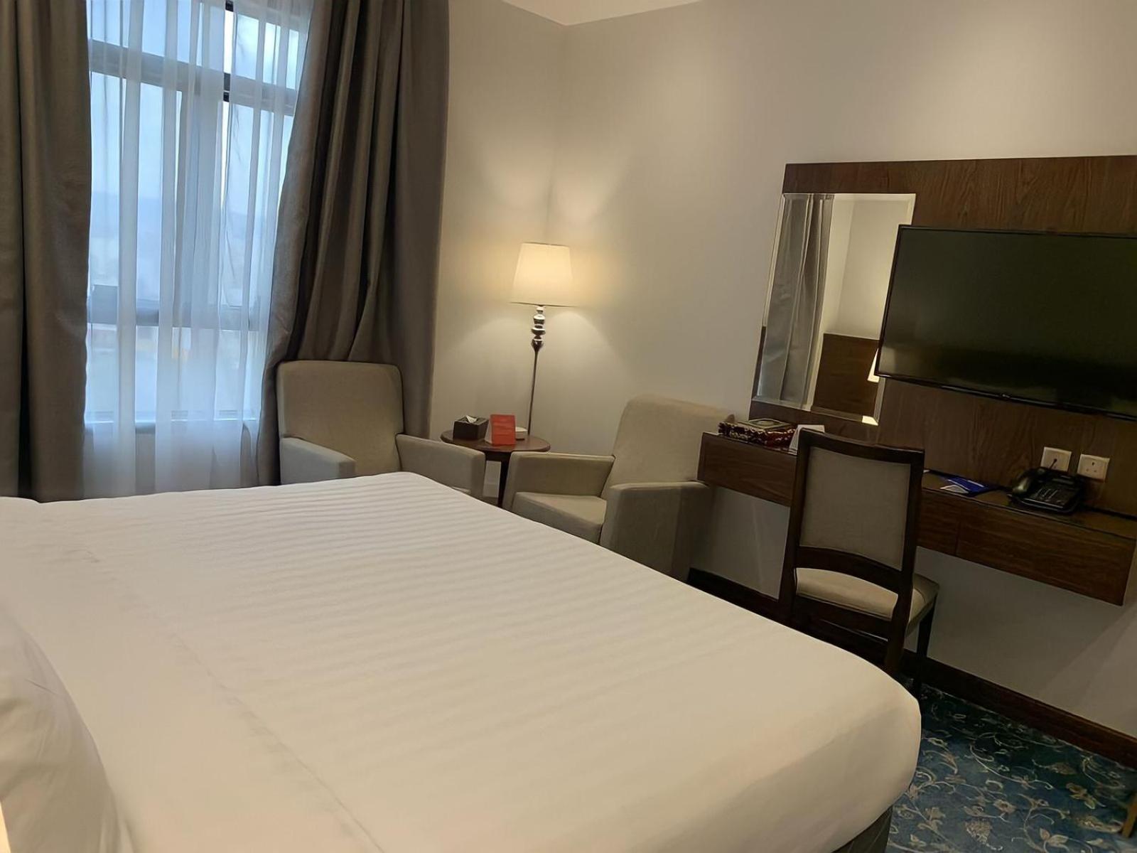Standard King Room - Photo 2