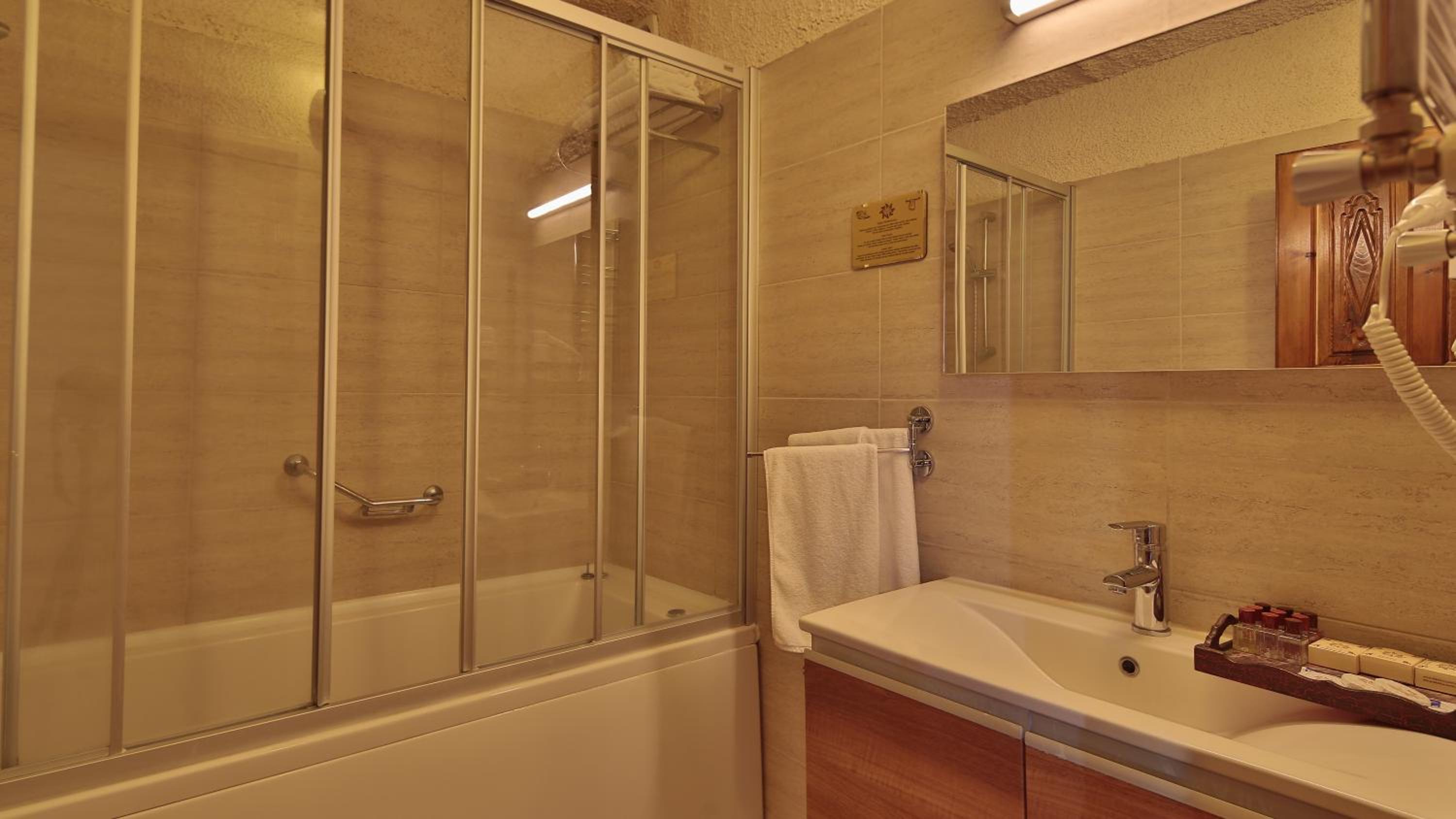 Standard Triple Room photo 2