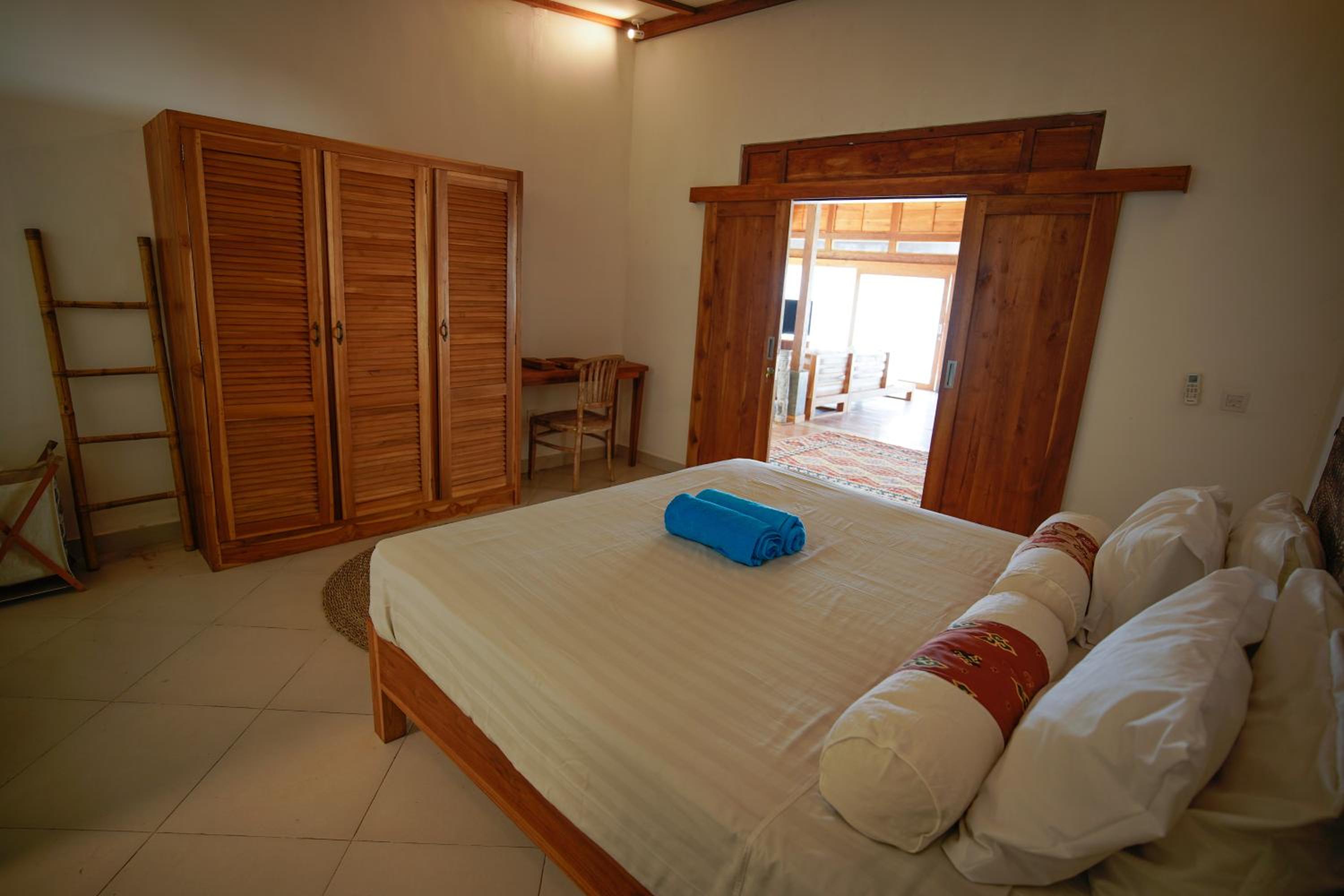 Three-Bedroom Villa - Photo 29