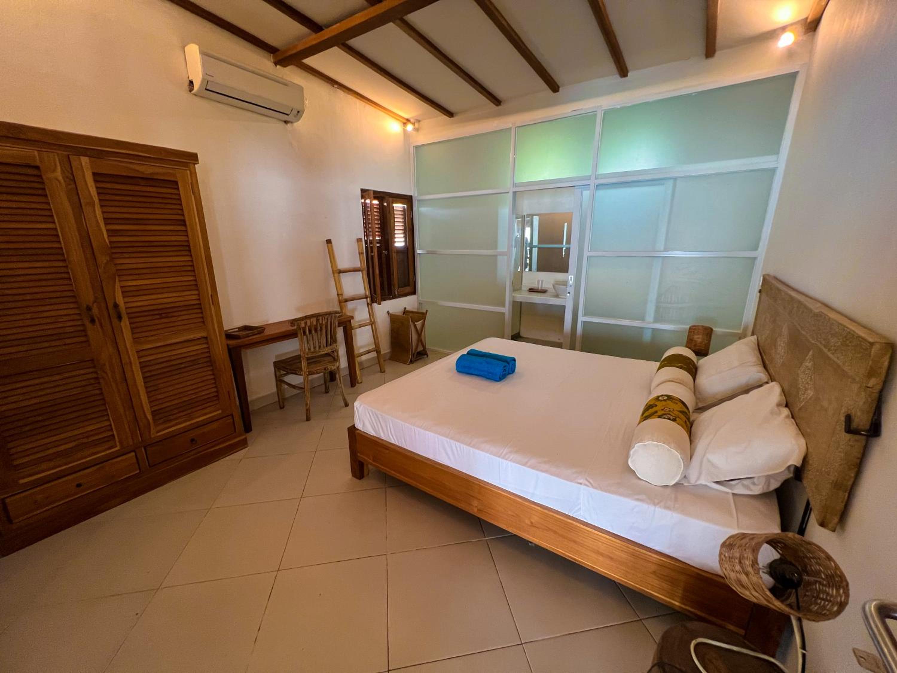 Three-Bedroom Villa - Photo 27
