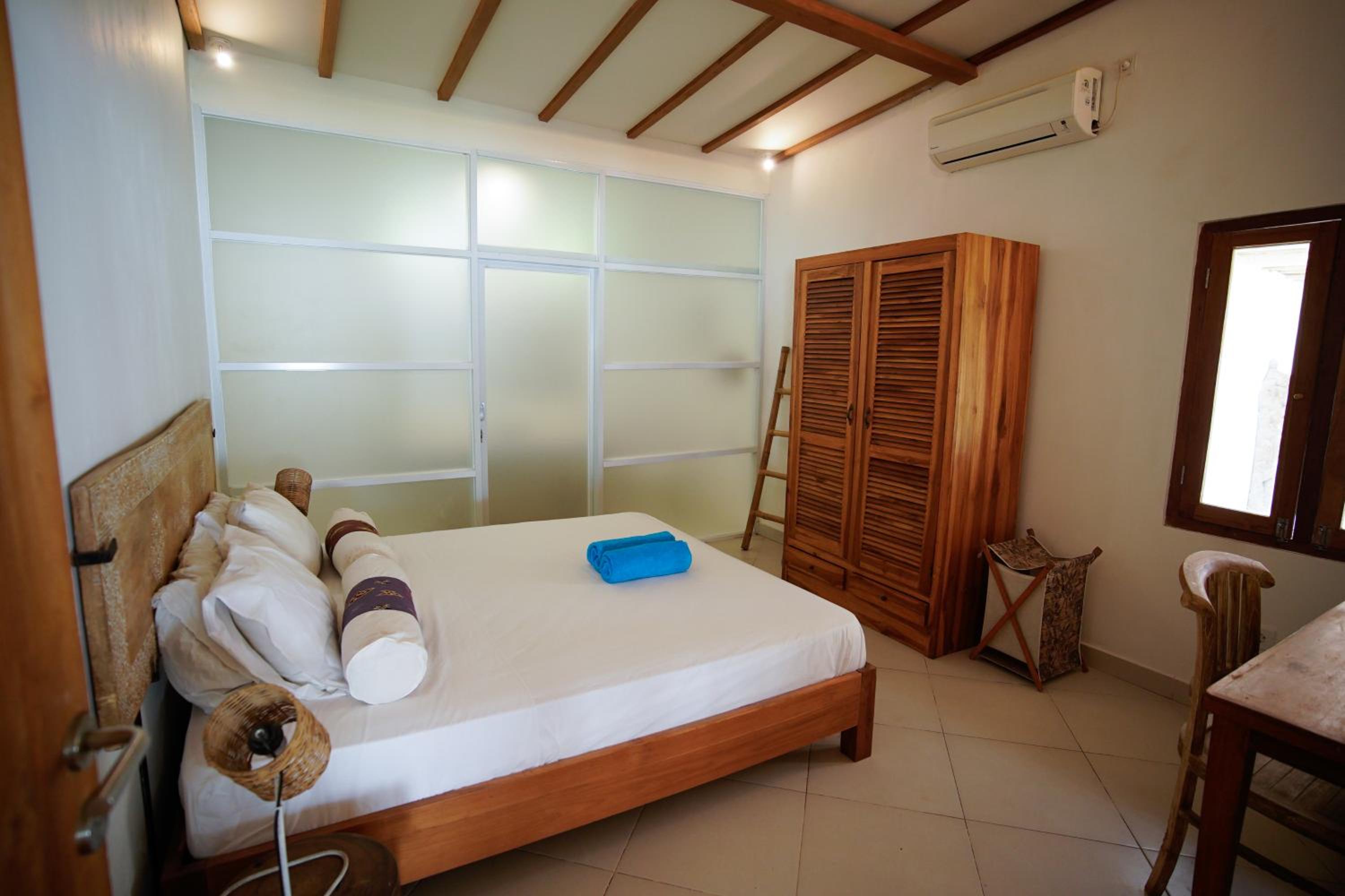 Three-Bedroom Villa - Photo 26