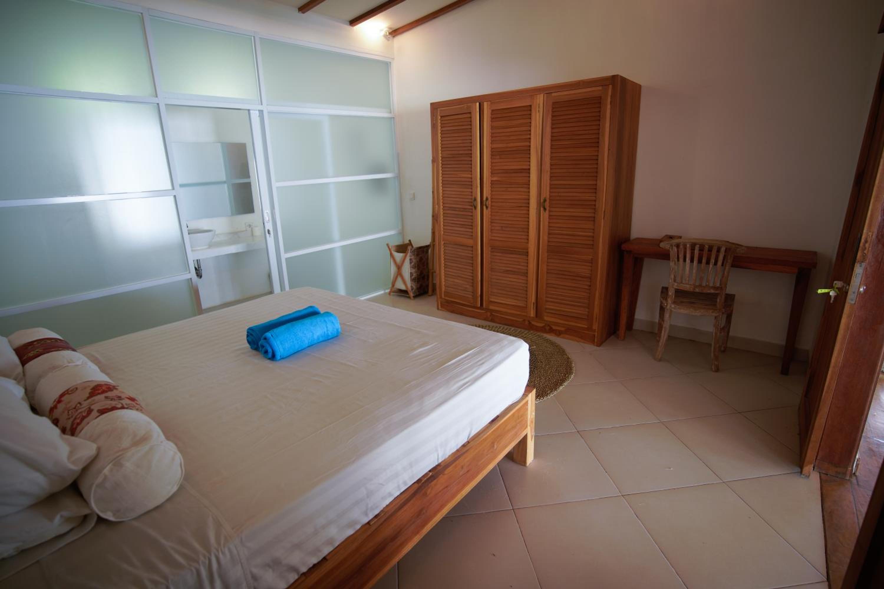 Three-Bedroom Villa - Photo 17