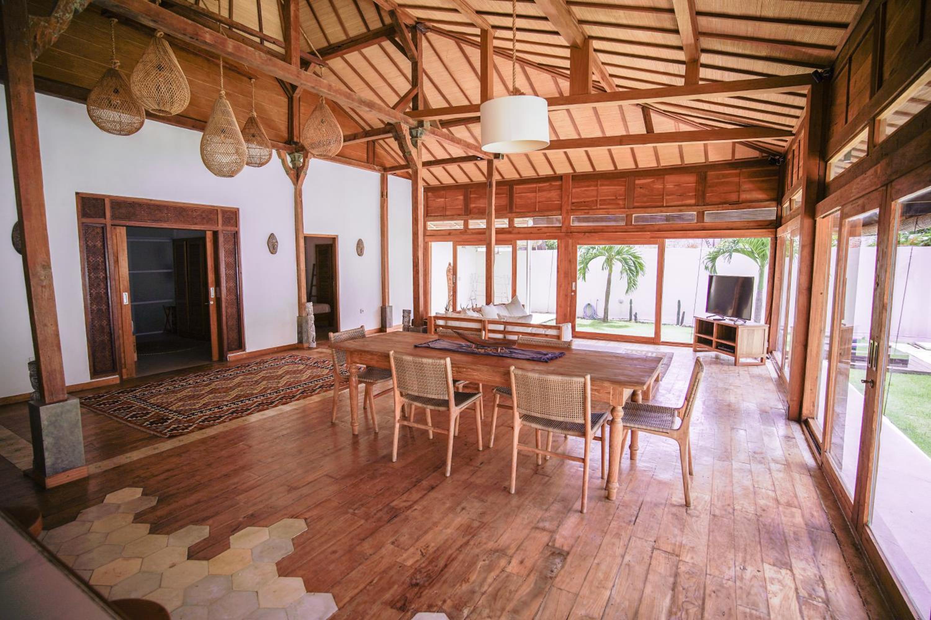 Three-Bedroom Villa - Photo 9