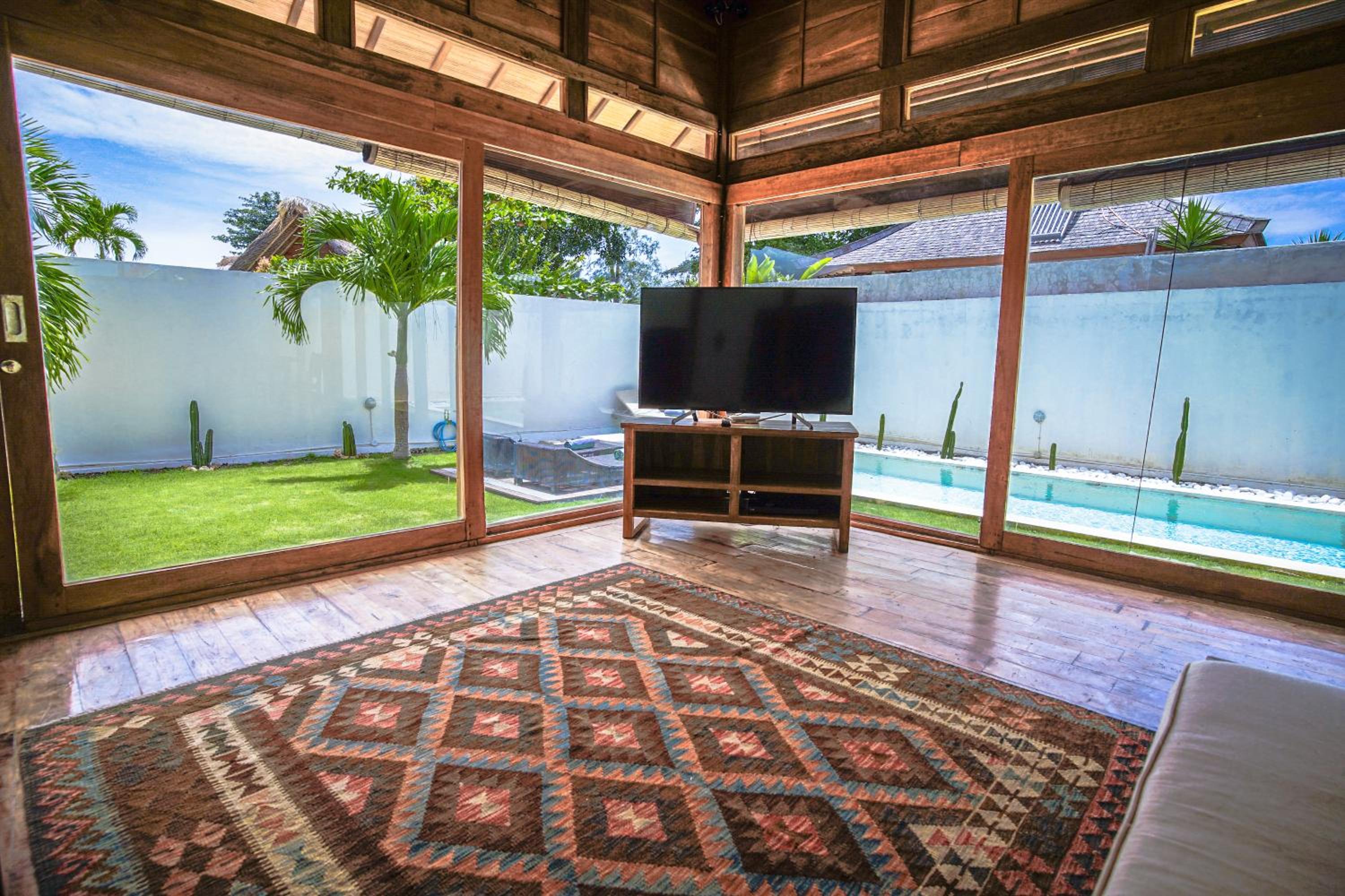 Three-Bedroom Villa - Photo 8