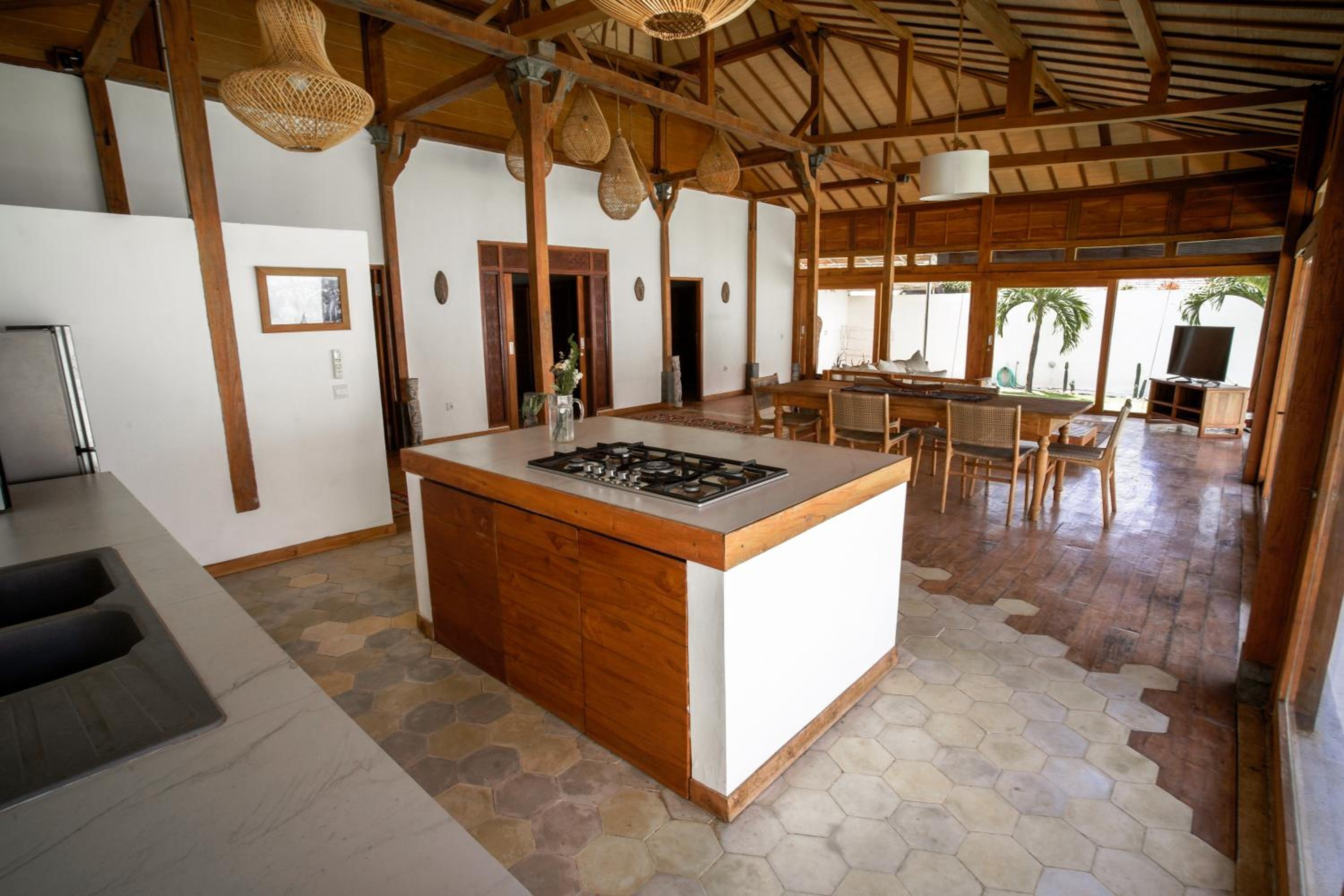 Three-Bedroom Villa - Photo 7