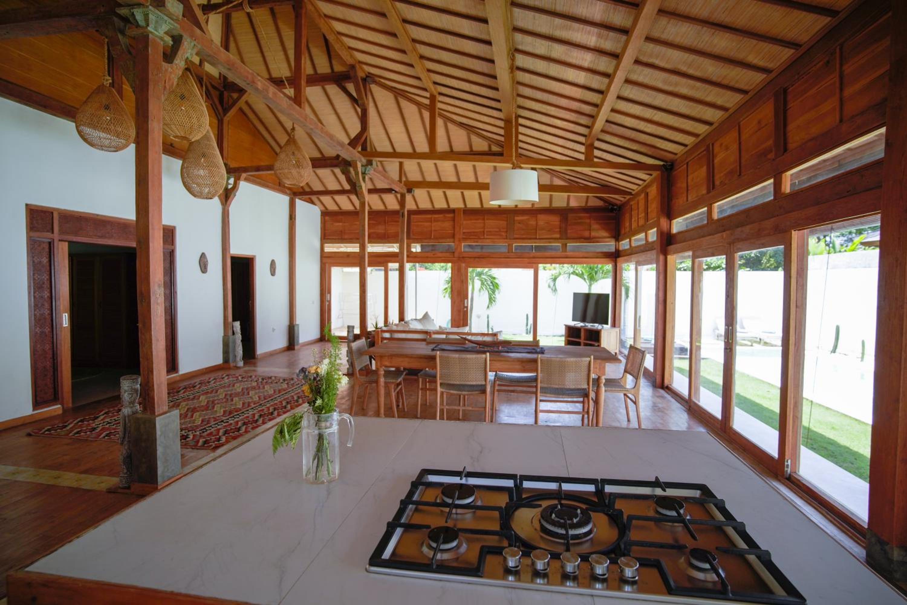 Three-Bedroom Villa - Photo 5