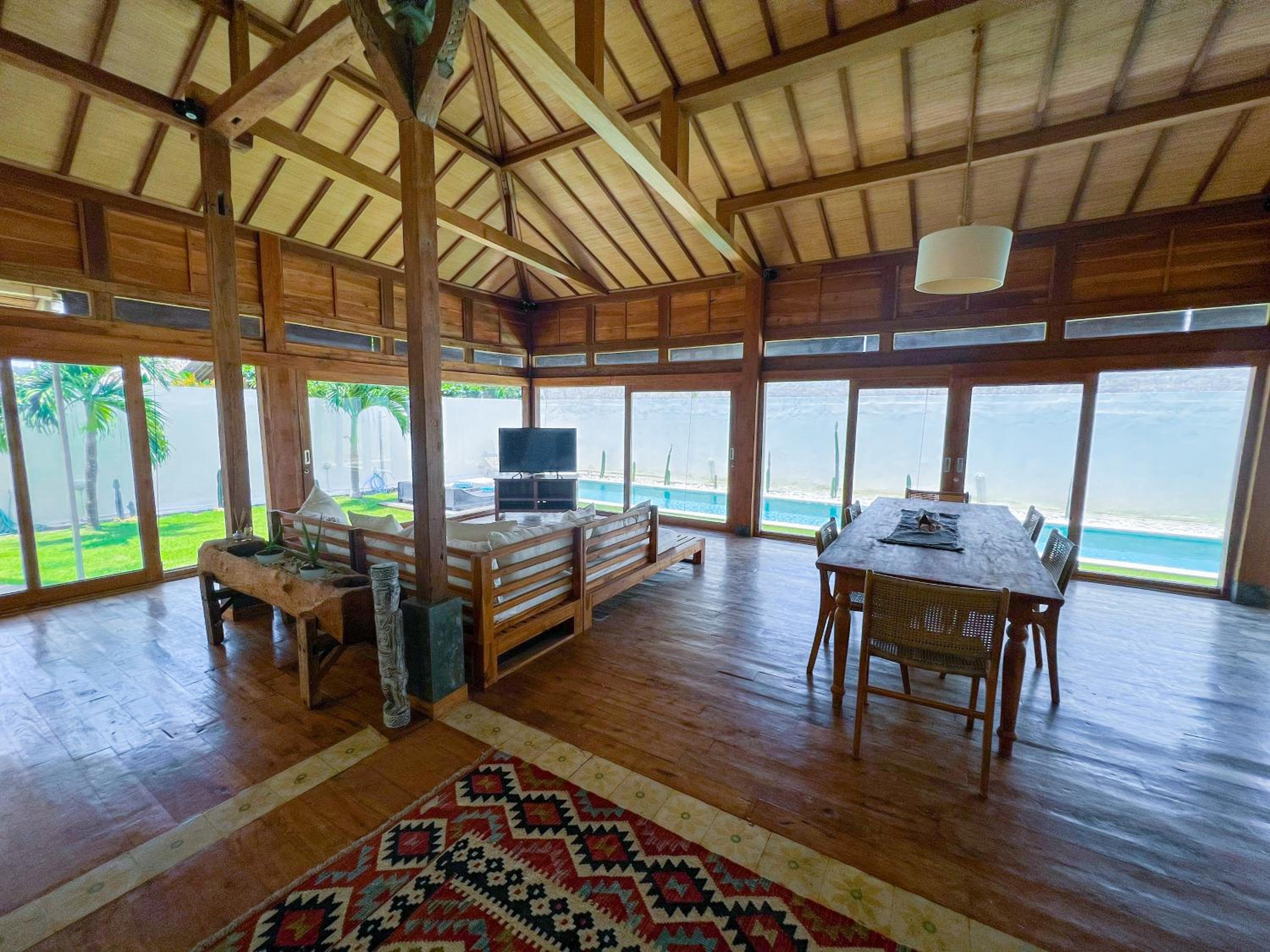 Three-Bedroom Villa - Photo 3