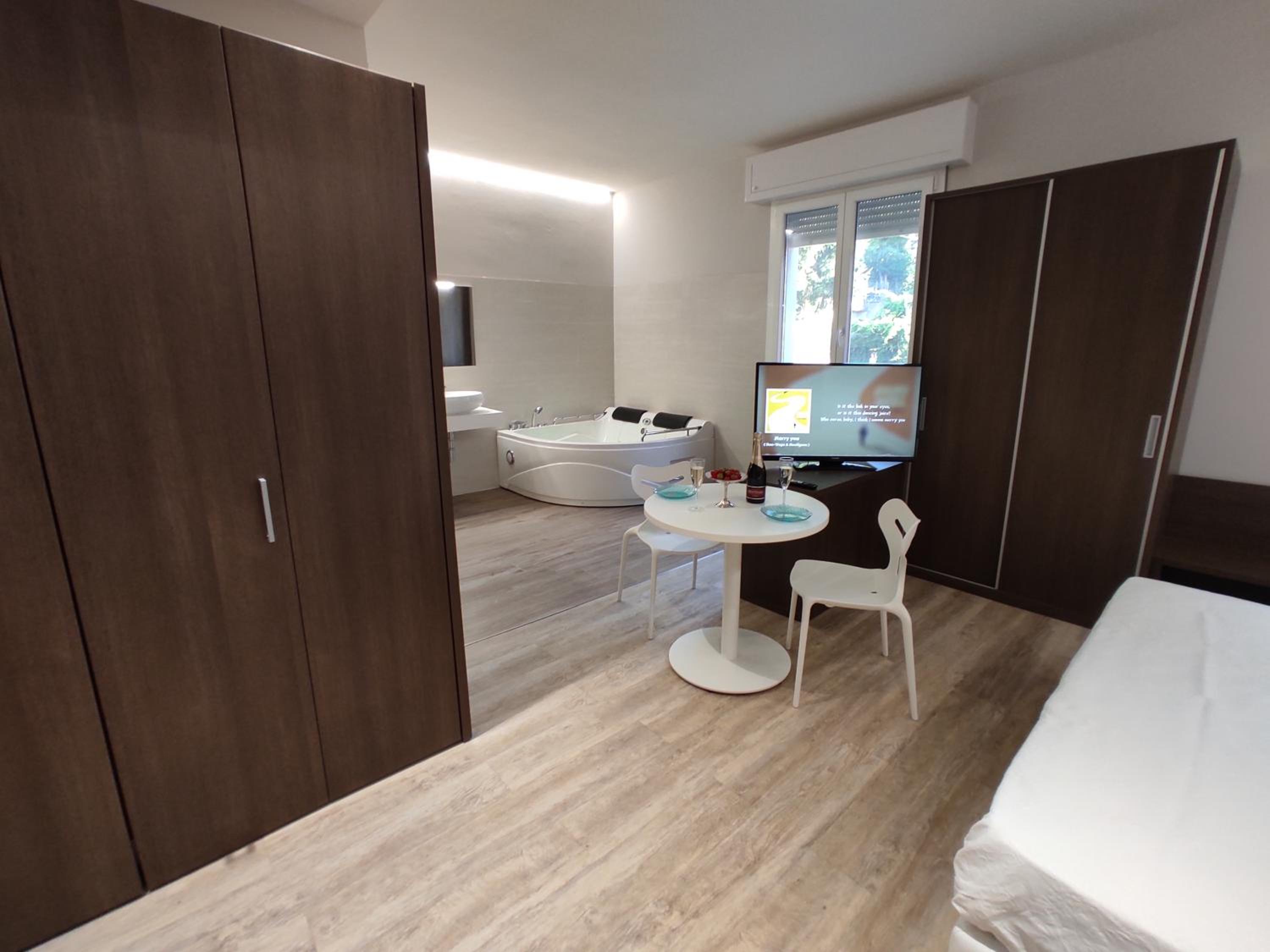 Deluxe Suite photo 3