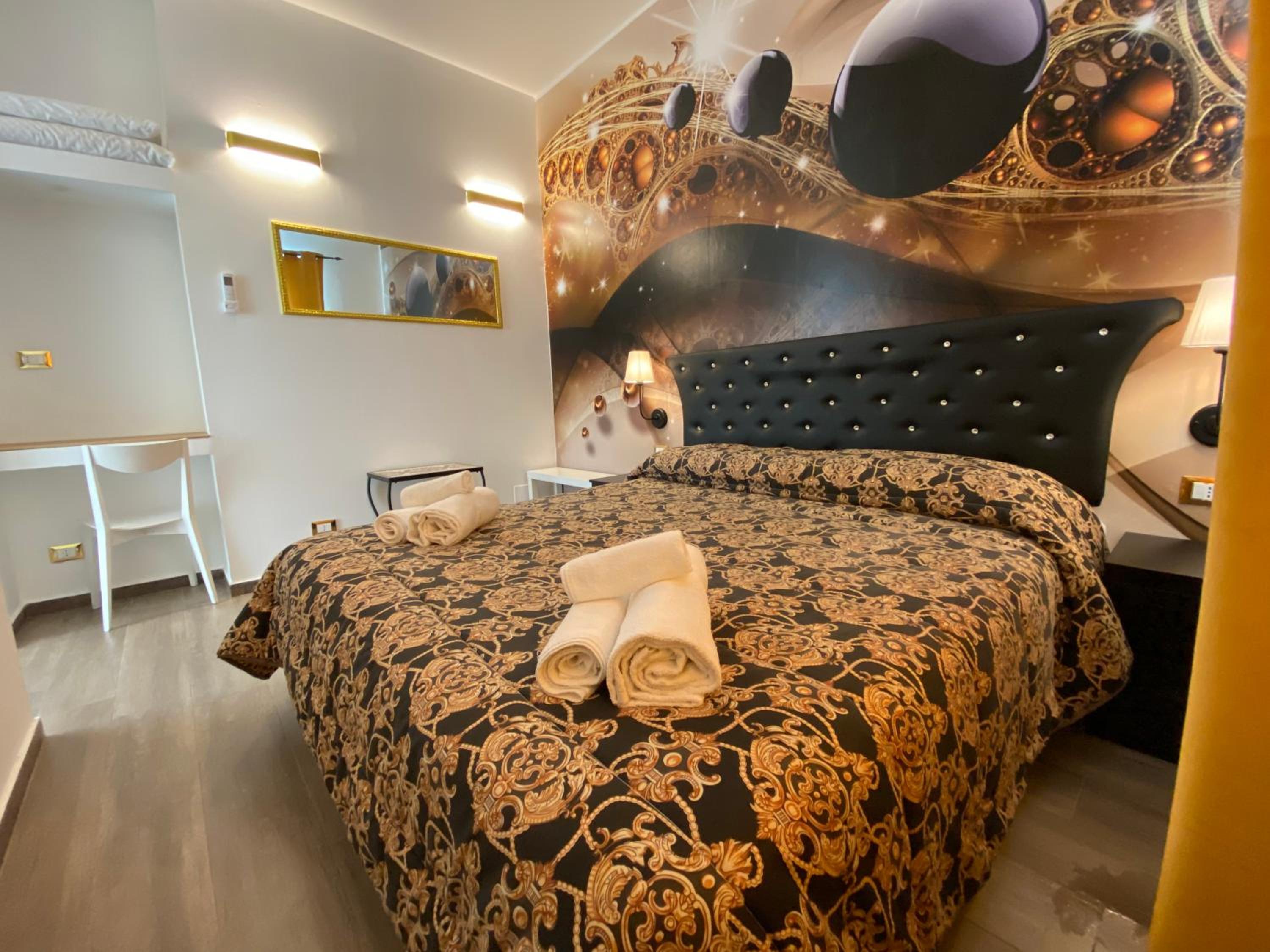 Double Room with Private Bathroom photo 1