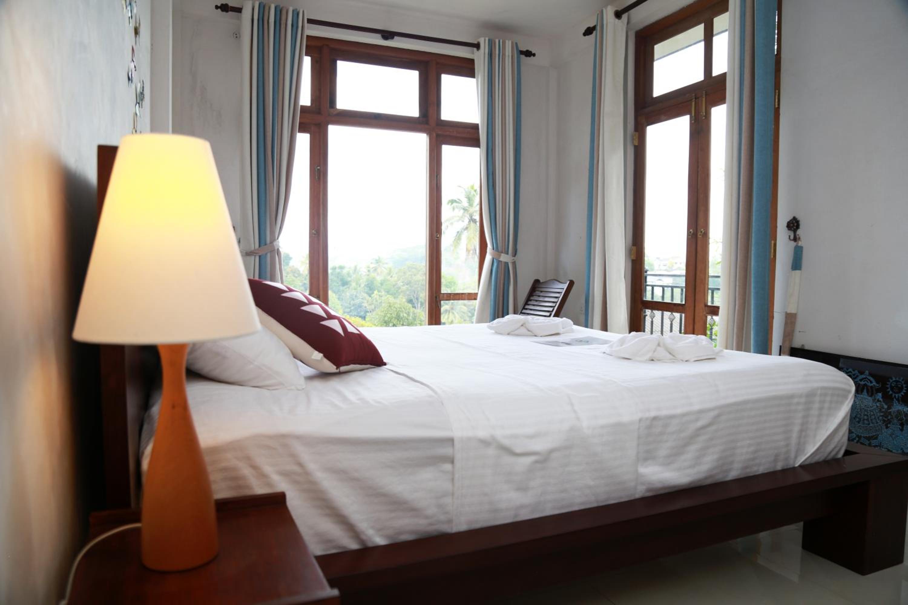 Deluxe Double Room with Balcony photo 1