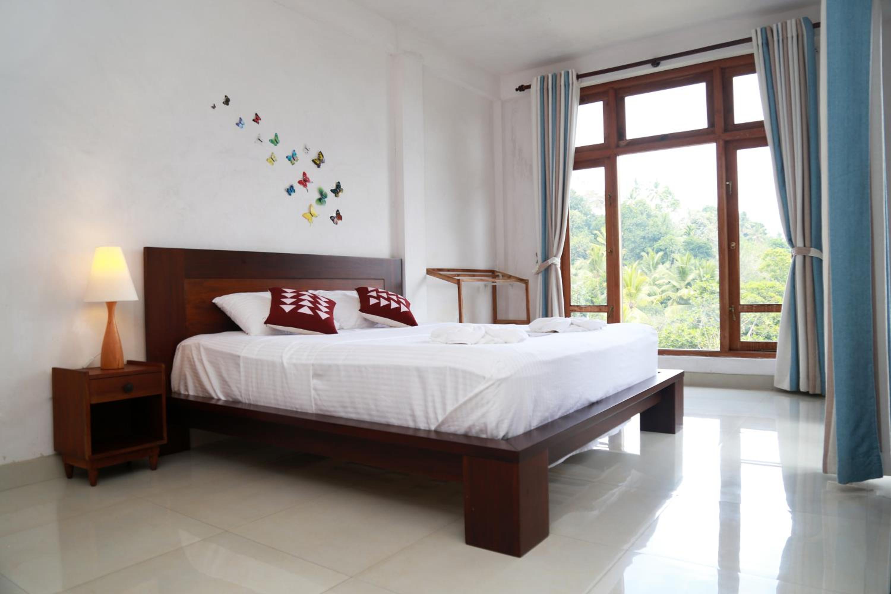 Deluxe Double Room with Balcony photo 3
