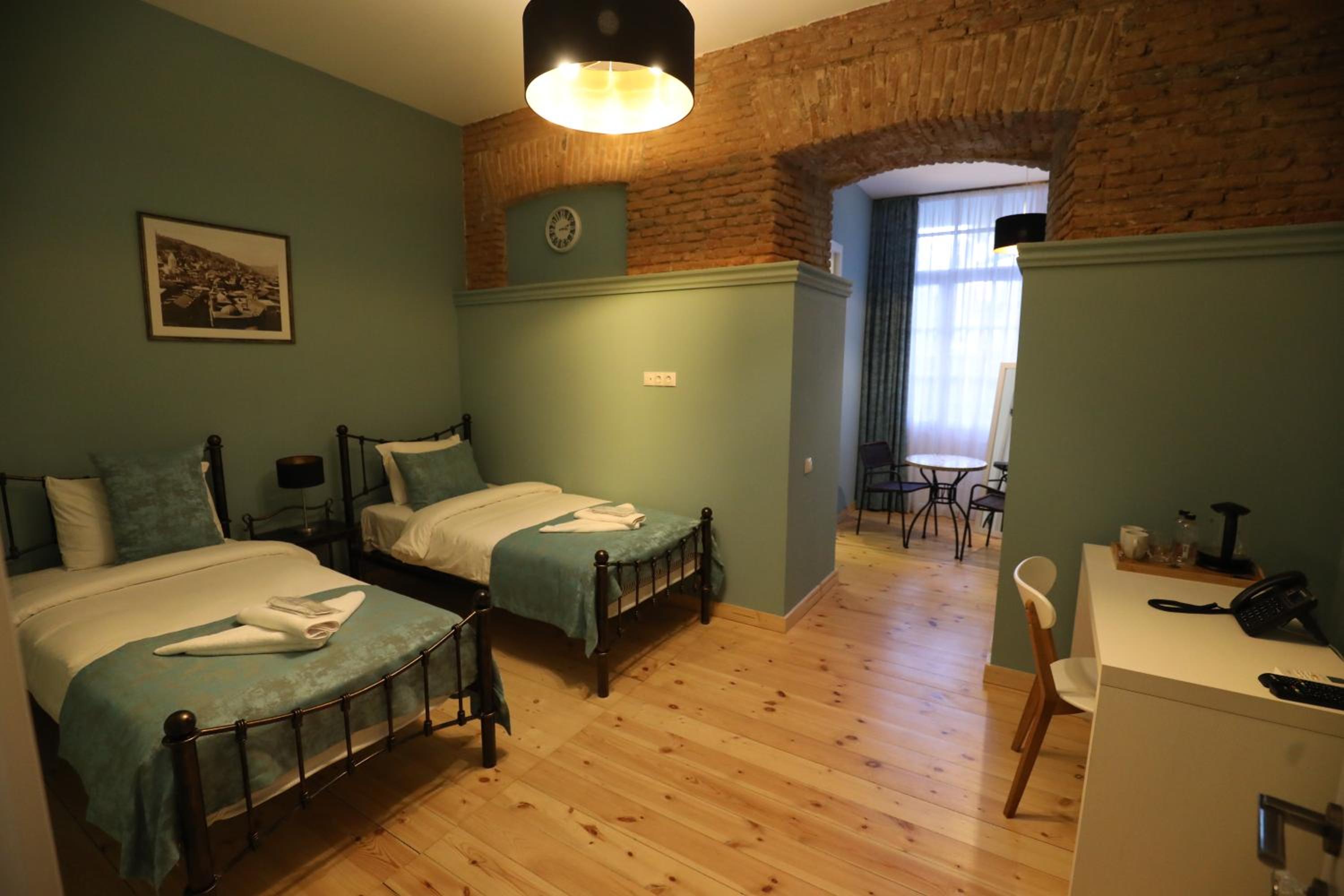 Twin Room with Balcony - Photo 1