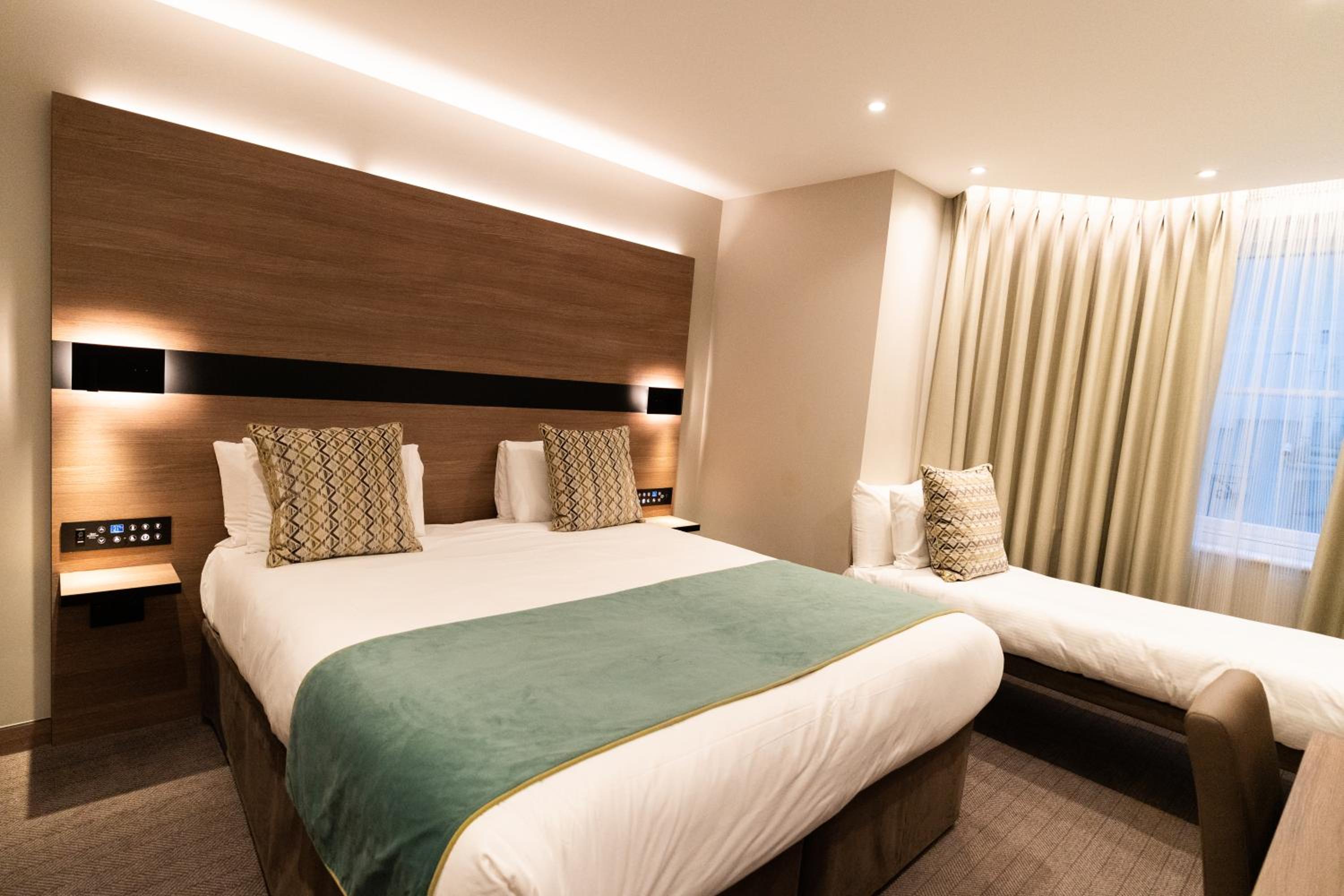 Deluxe Double Room with Extra Bed